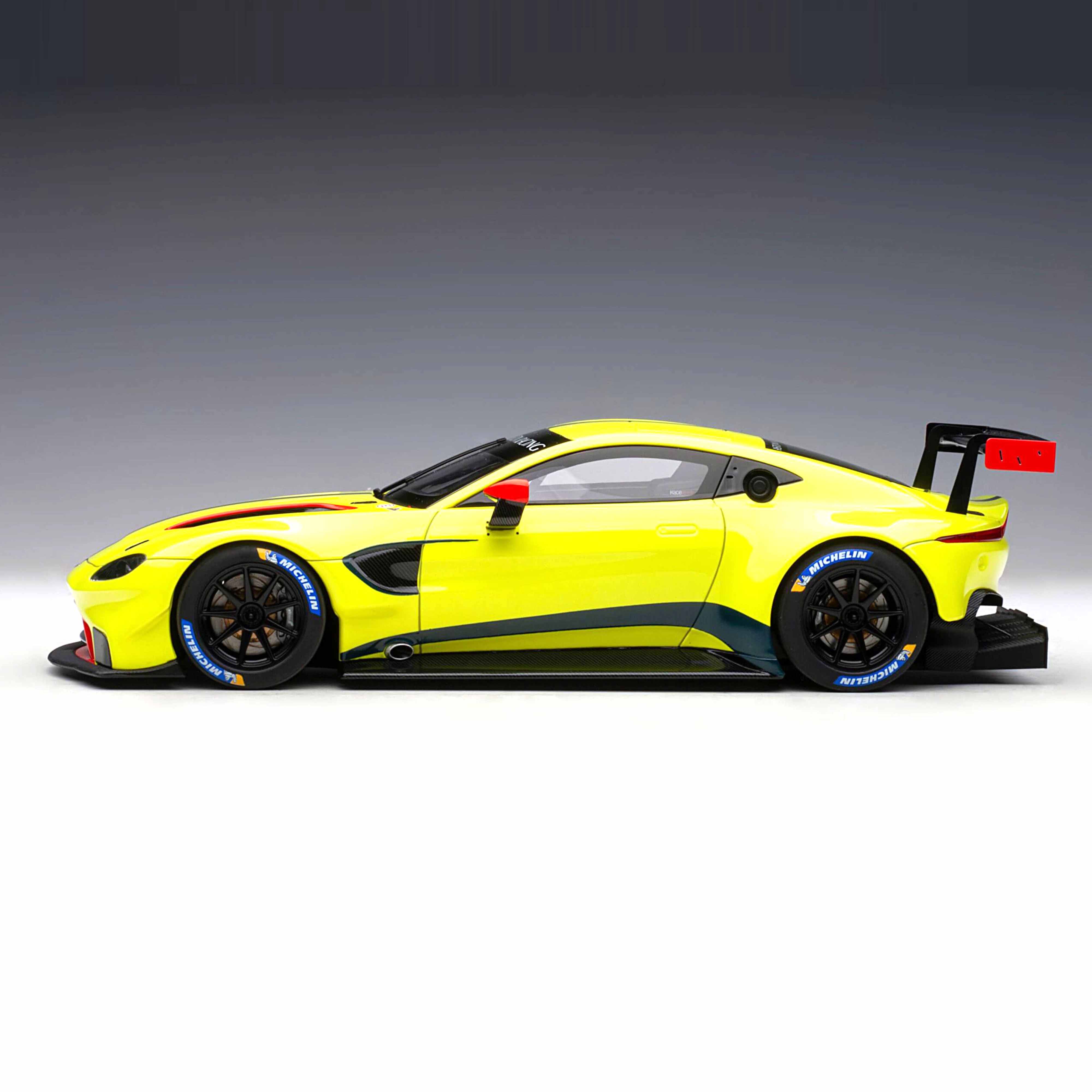 Aston Martin Vantage GTE LE MANS 2018 Voiture de présentation 1/18 - Image 3