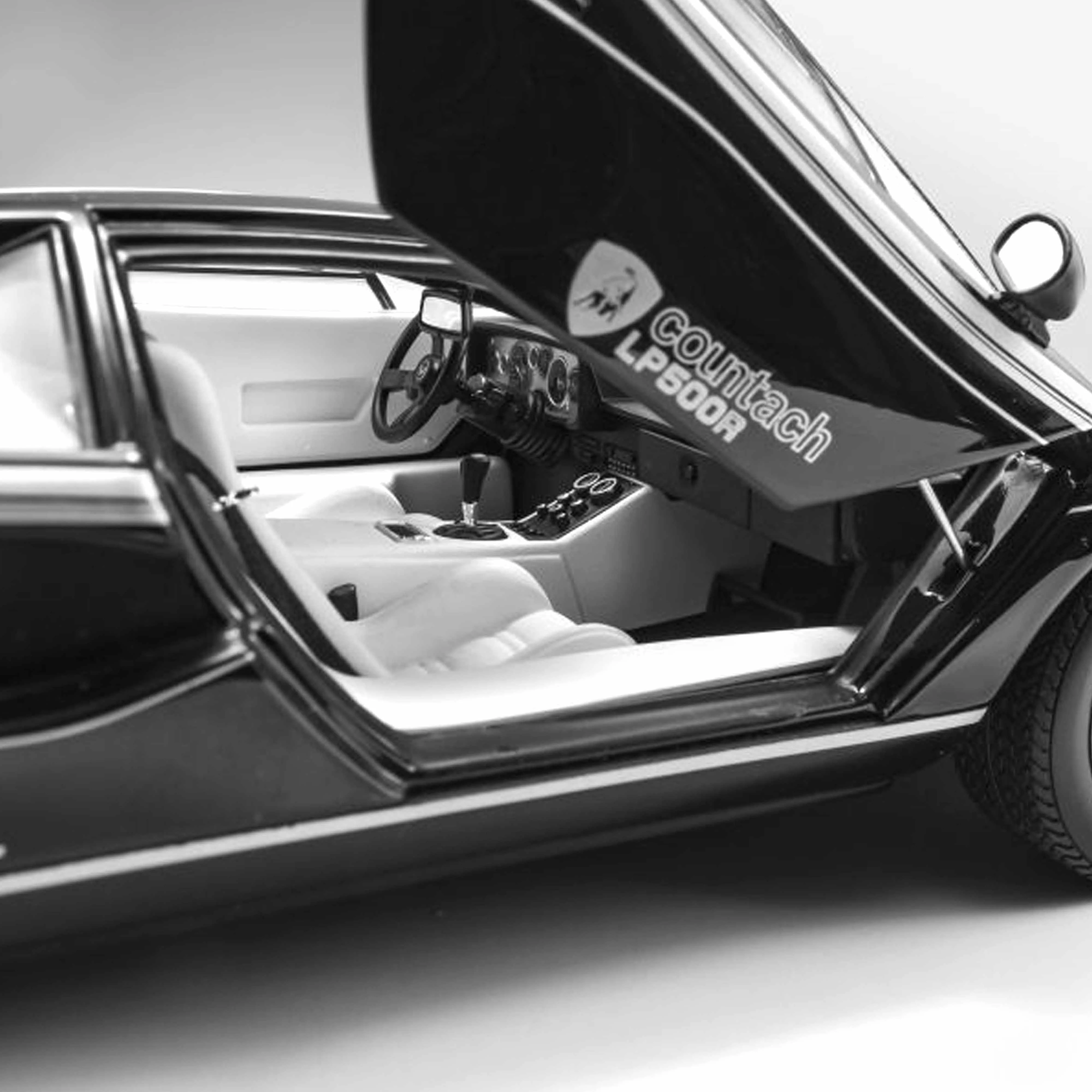 Lamborghini Countach LP5000 Noir/Blanc 1/18 - Image 7