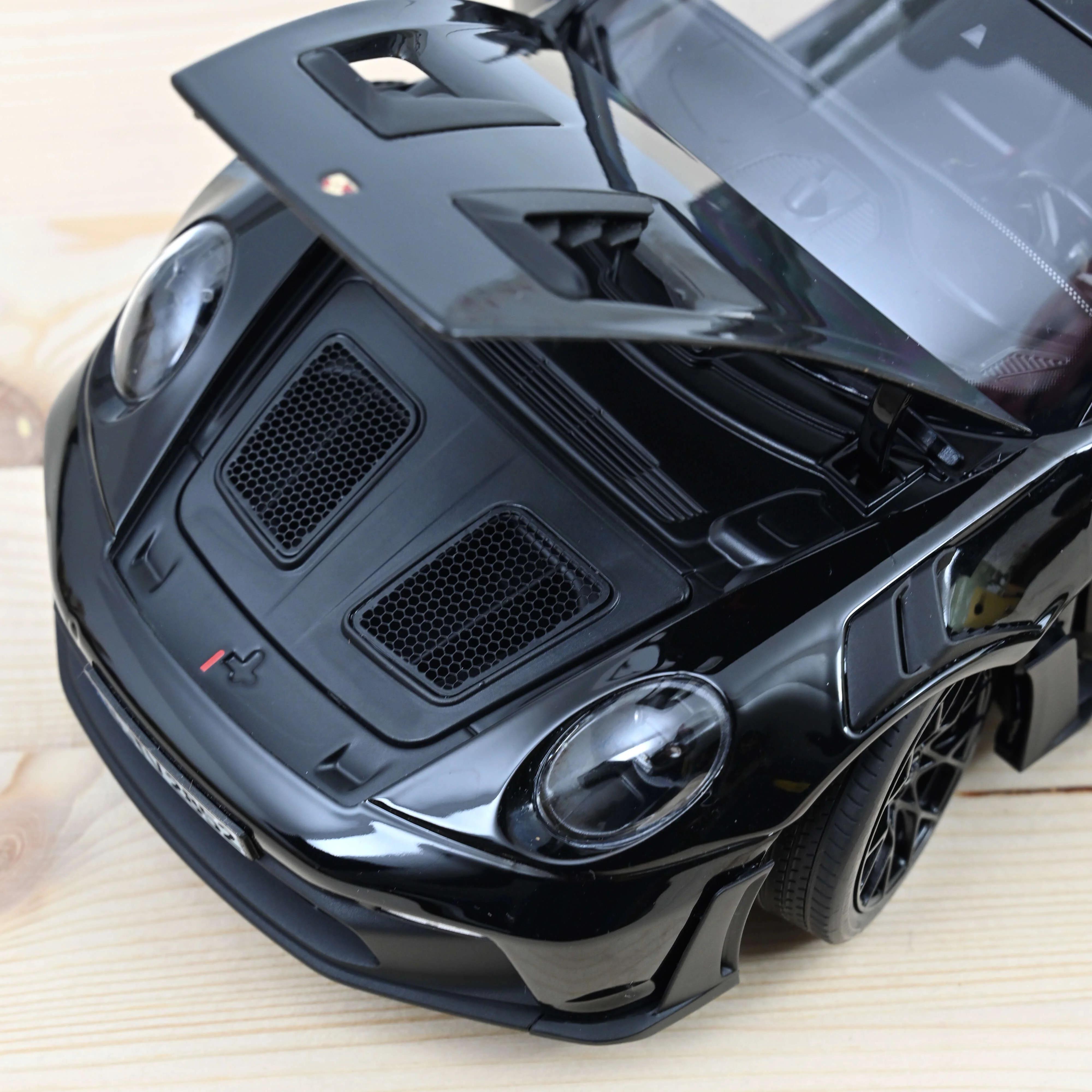 Porsche 911 GT3 RS 2022 Noir 1/18 - 400pcs - Image 3