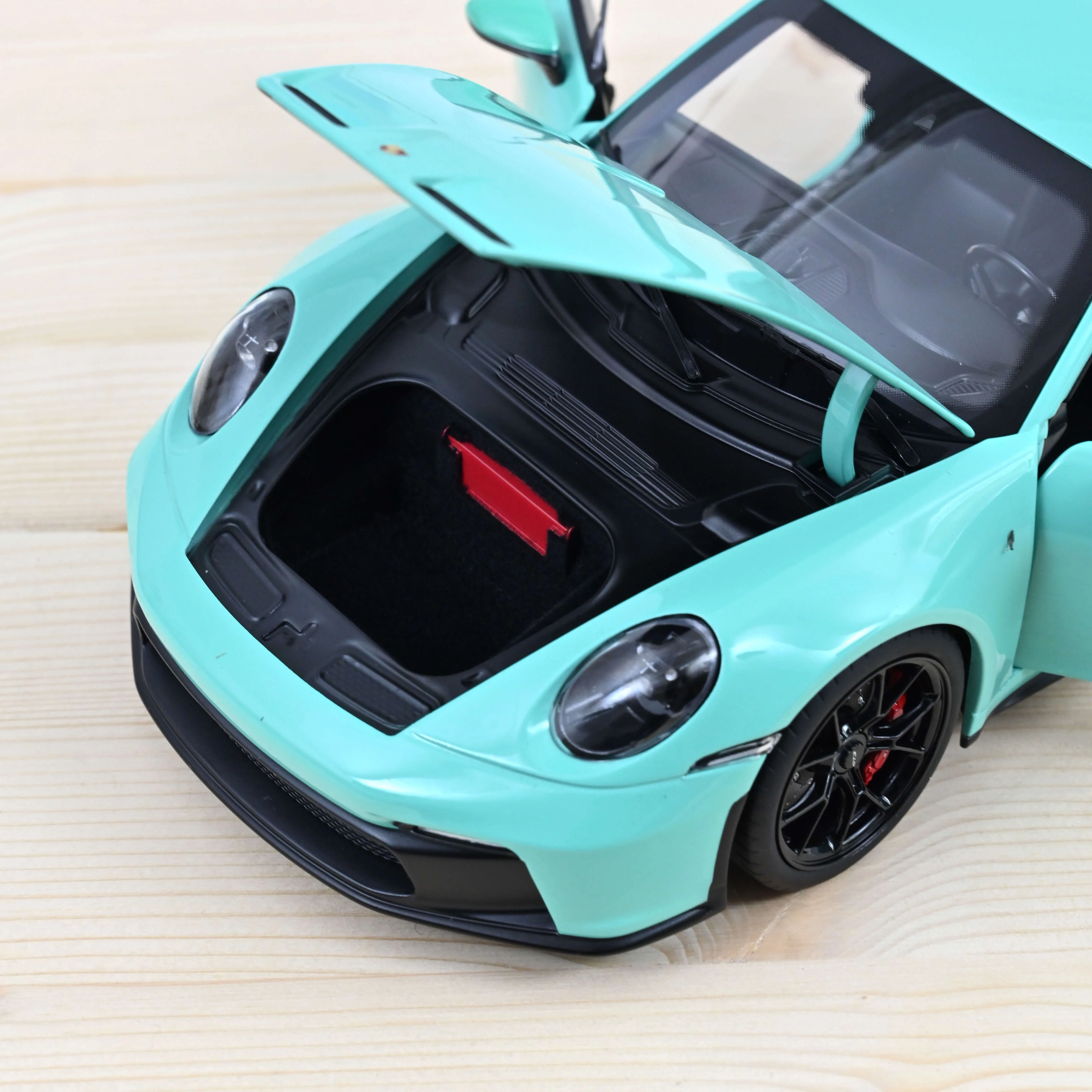 Porsche 911 GT3 2021 Menthe avec roues noires 1/18 - Image 3