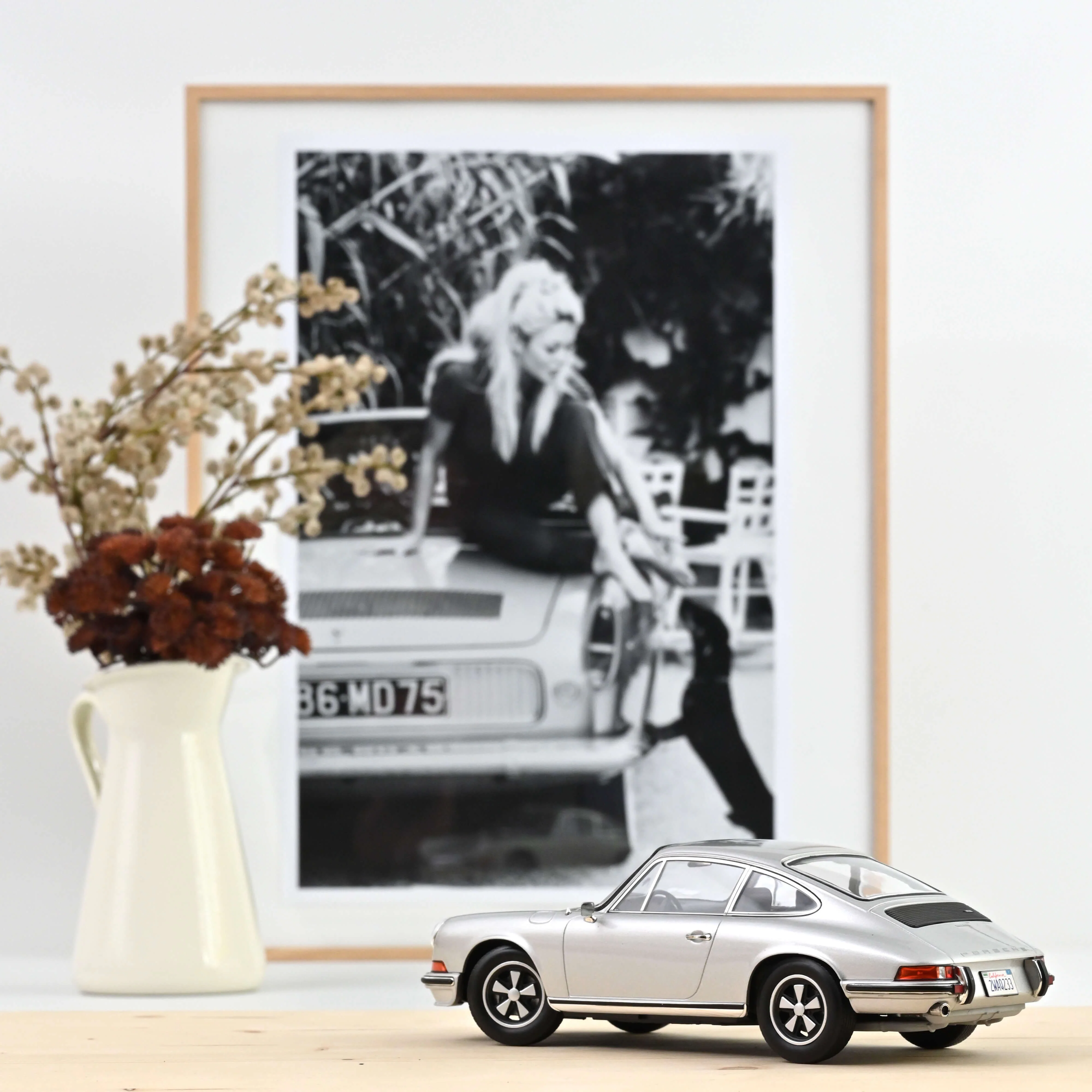 Porsche 911 S 1973 Argent 1/18 - 500pcs - Image 2