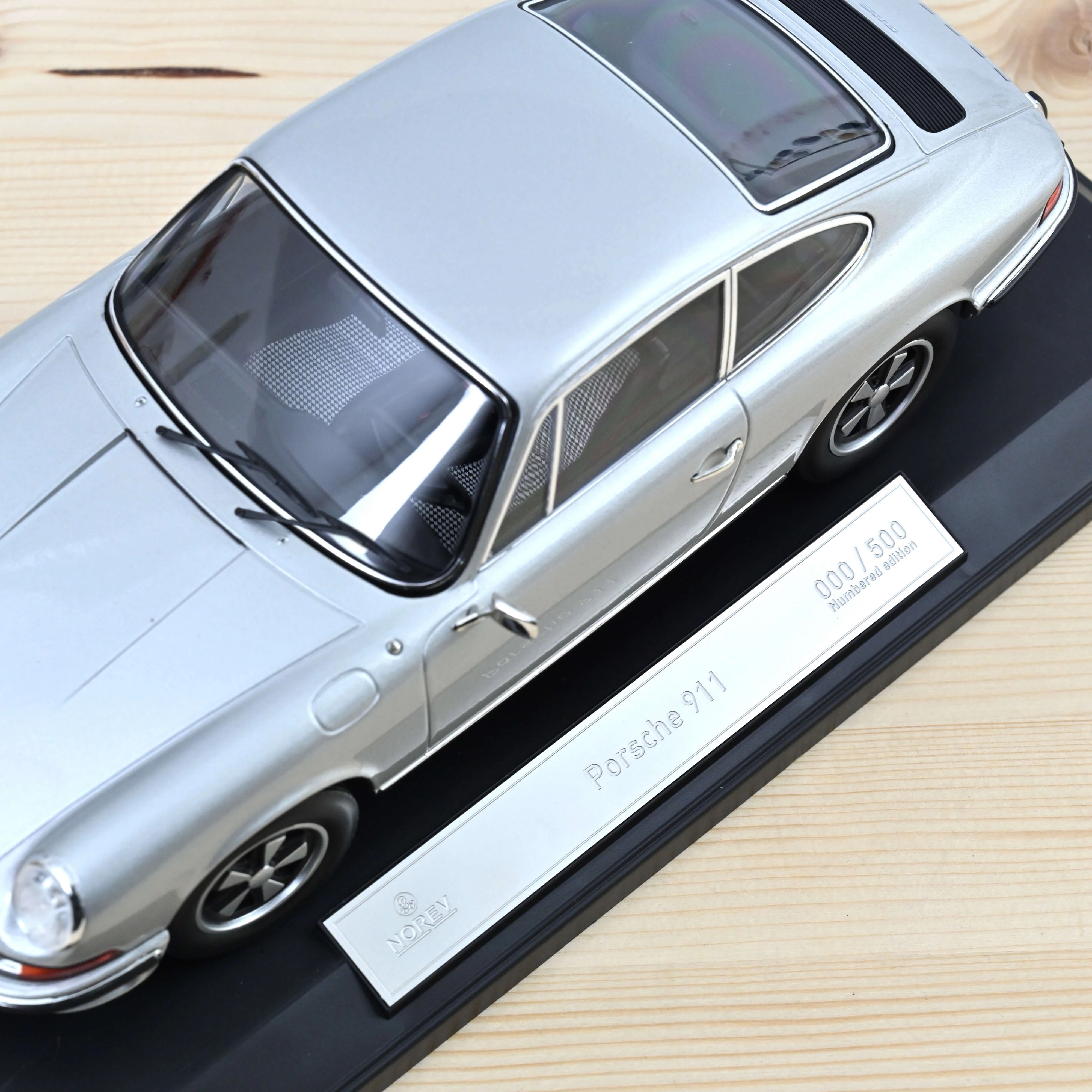Porsche 911 S 1973 Argent 1/18 - 500pcs - Image 3
