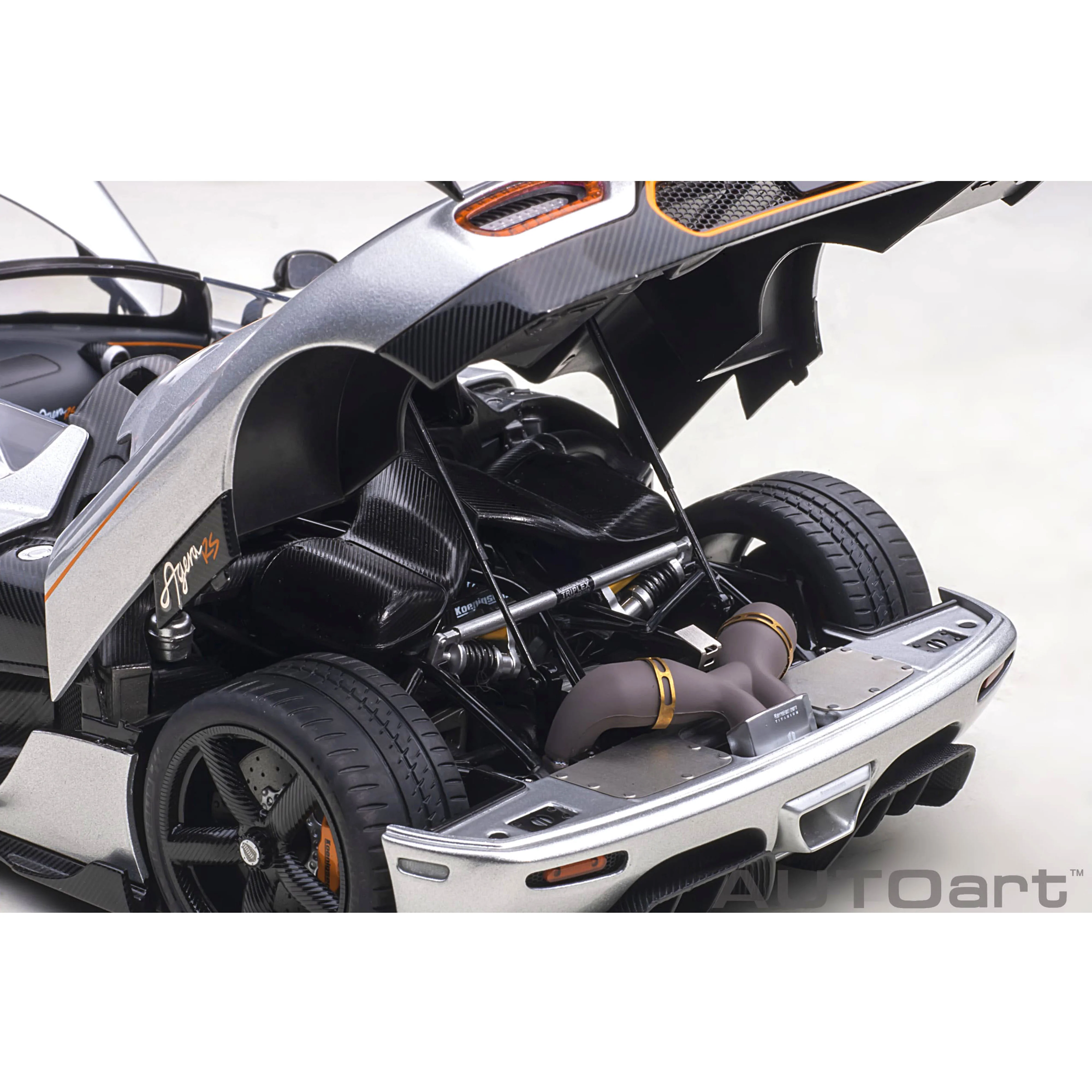 Koeinigsegg Agera RS Lune Argentée /Carbone 1/18 - Image 17