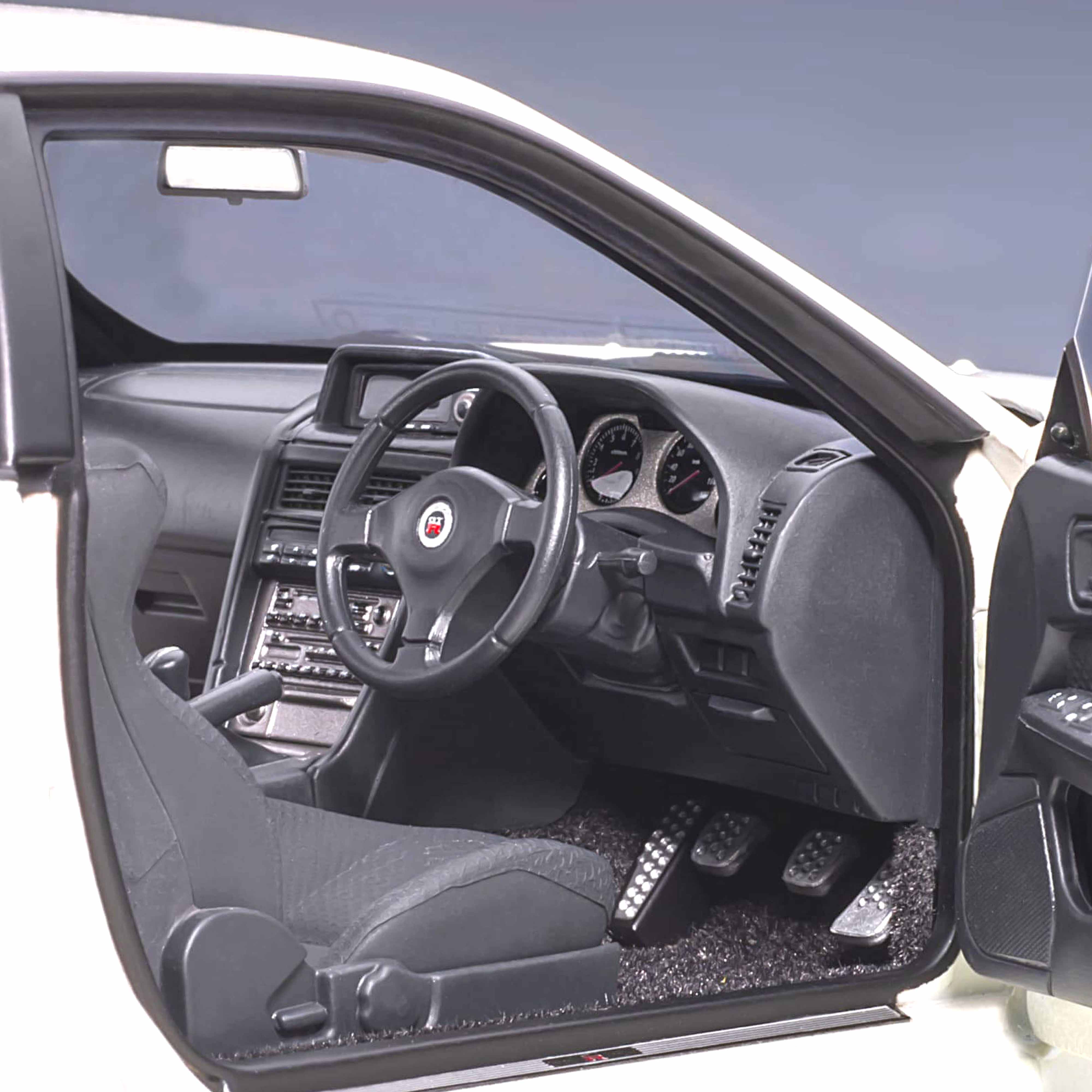 Nissan Skyline GT-R (R34) V-Spec II Blanc nacré1/18 - Image 5