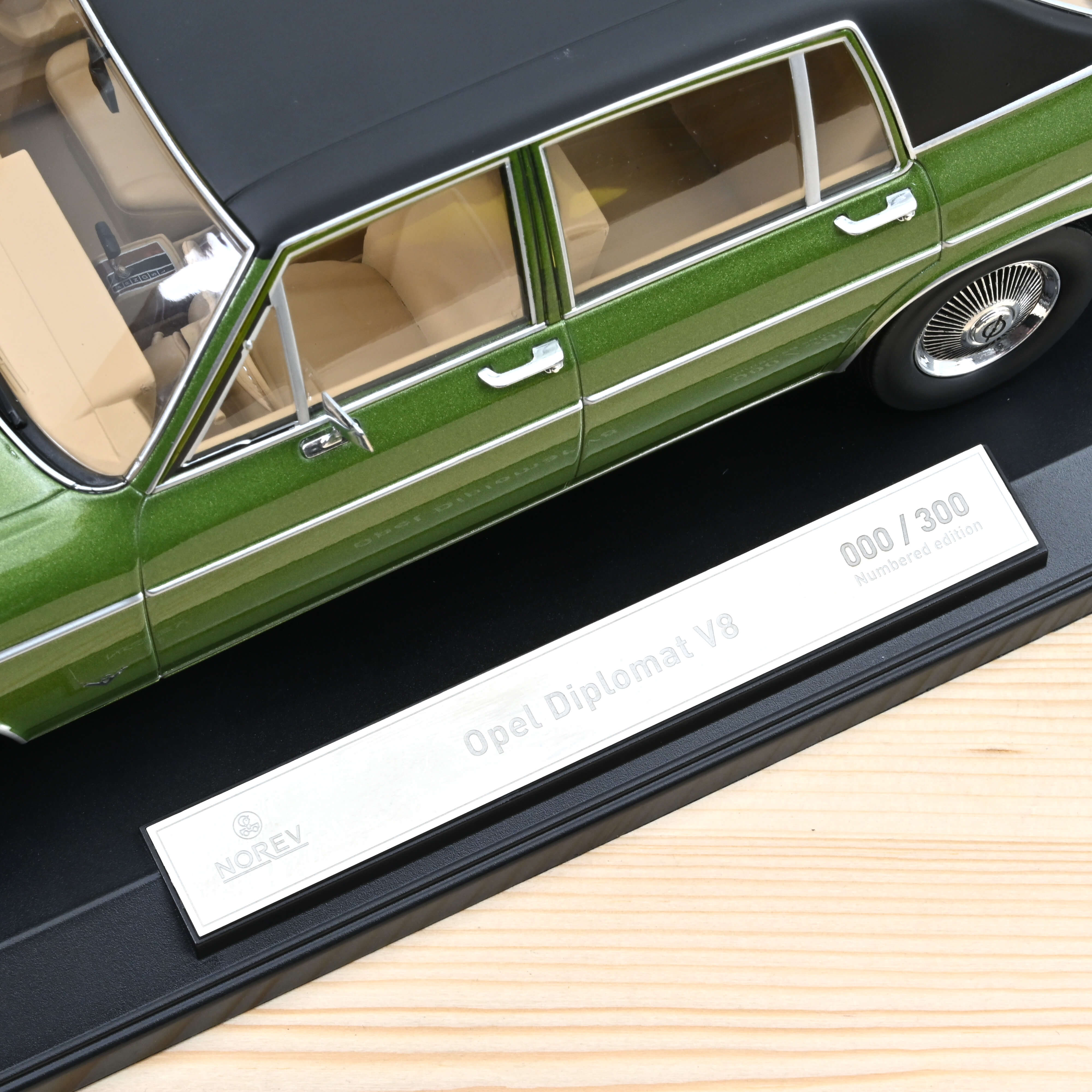 Opel Diplomat V8 1969 Vert métallisé 1/18 - 300pcs - Image 3