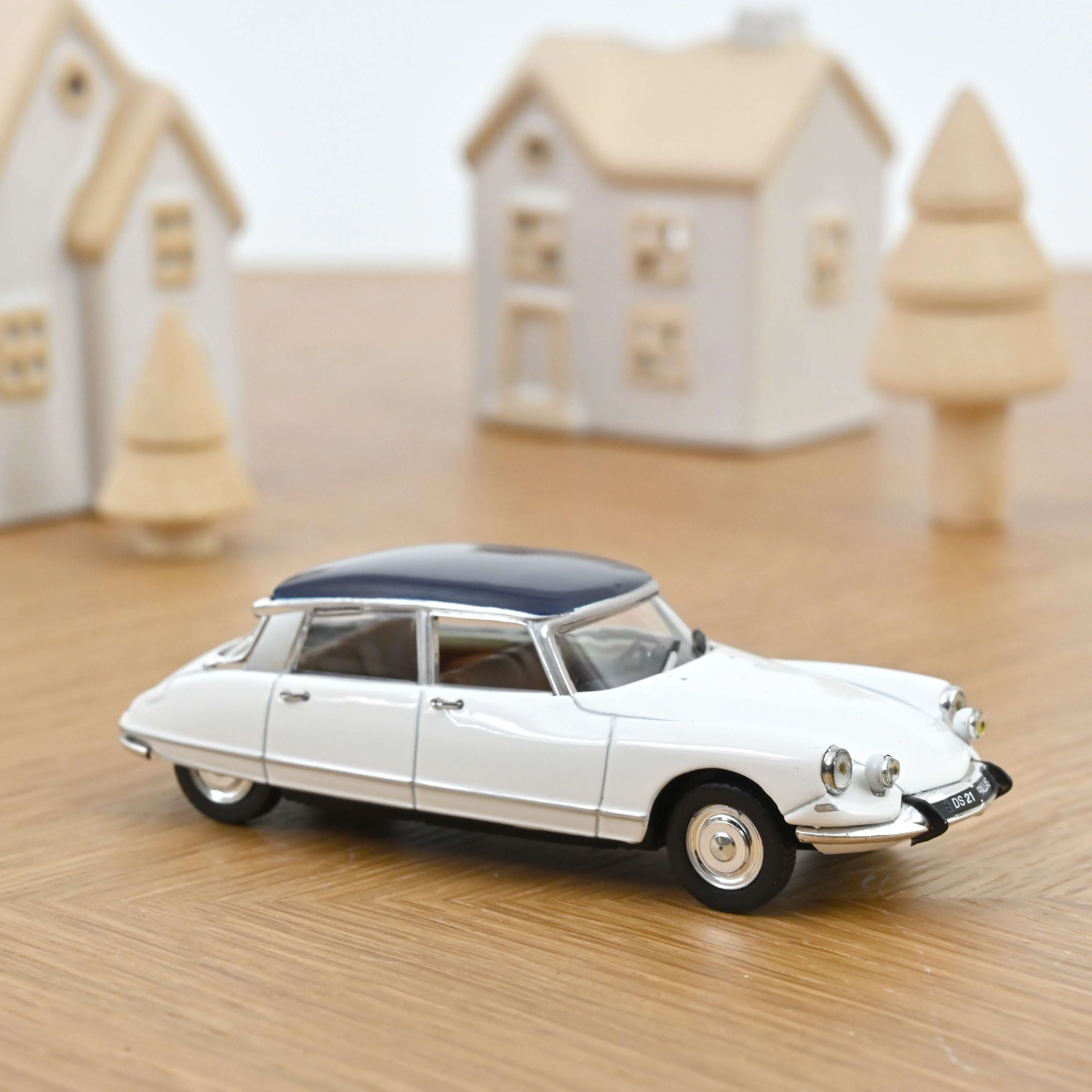 DS 21 Pallas Blanc Carrara 1/43