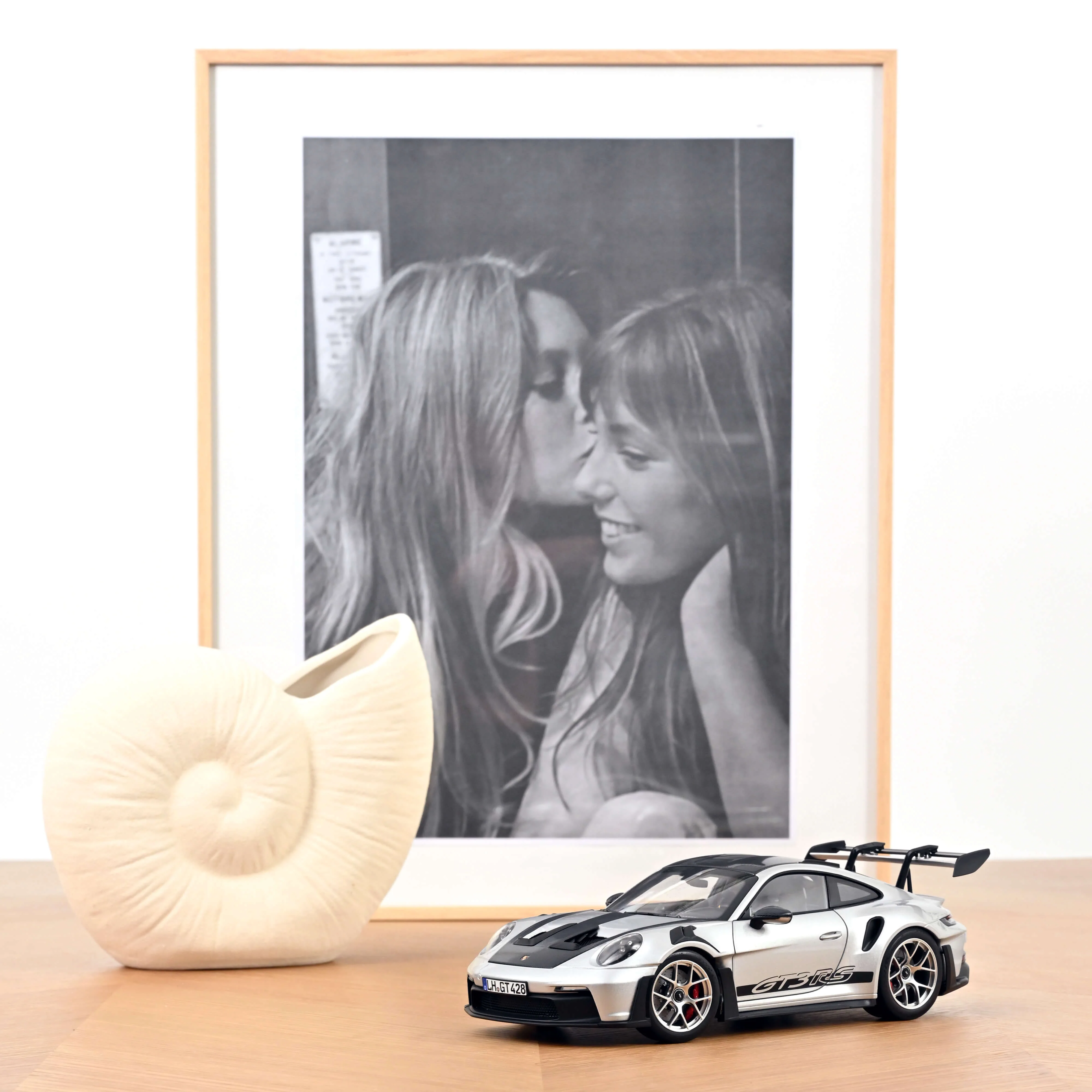 Porsche 911 GT3 RS avec Pack Weissach 2022 GT Argent métallisé 1/18