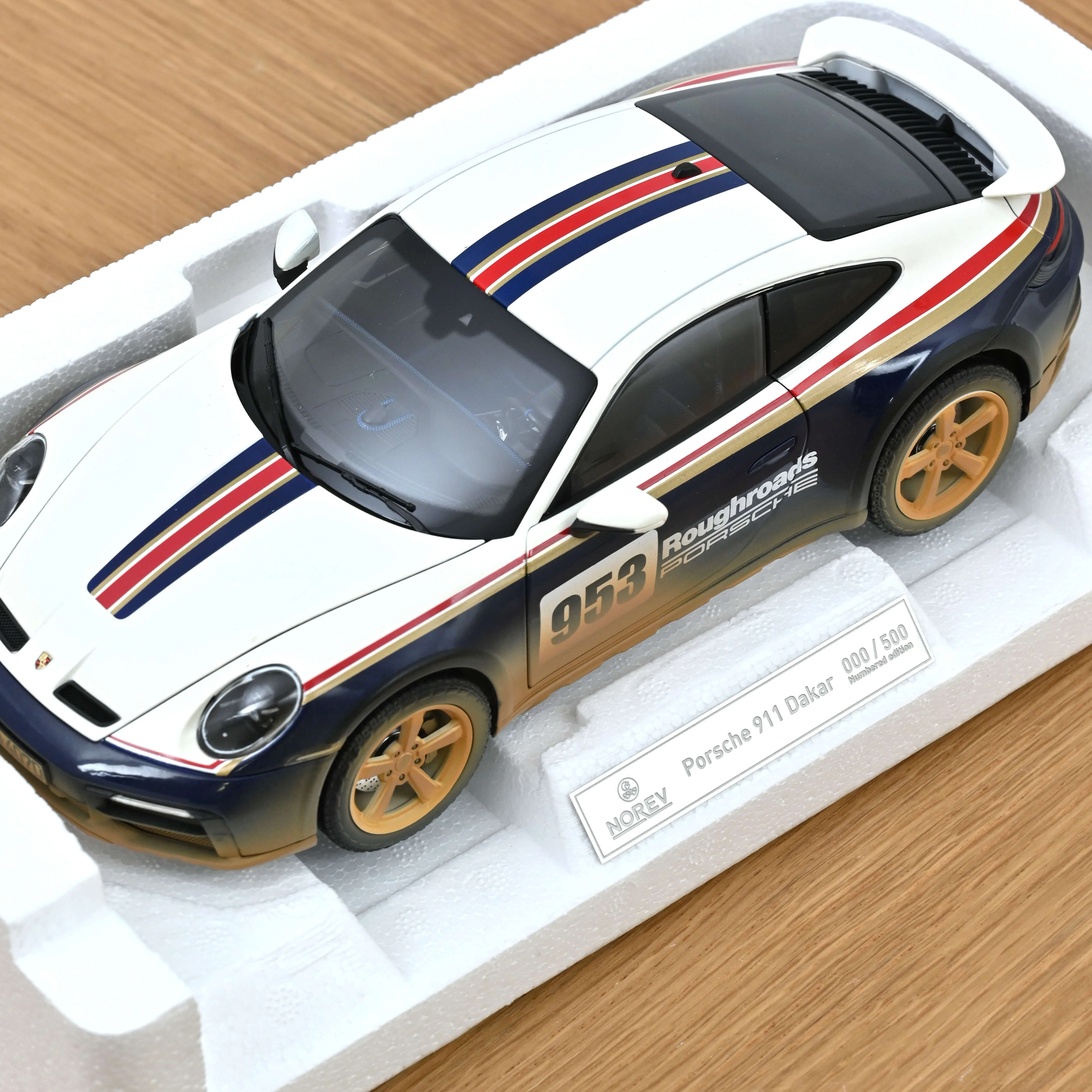 Porsche 911 Dakar Roughroads effet sable 1/18 - 500pcs - Image 4