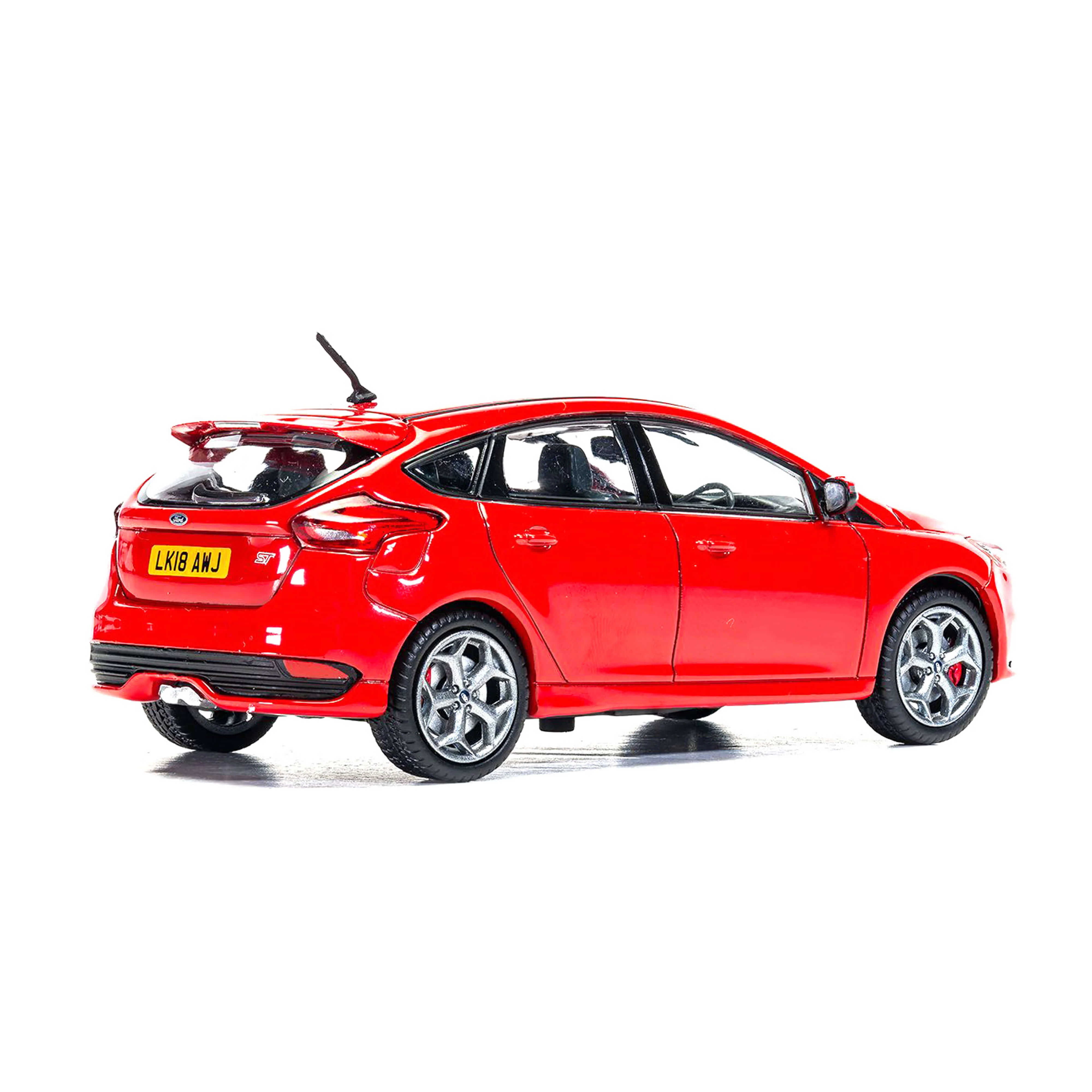 Ford Focus Mk3 ST Rouge de course 1/43 - Image 2