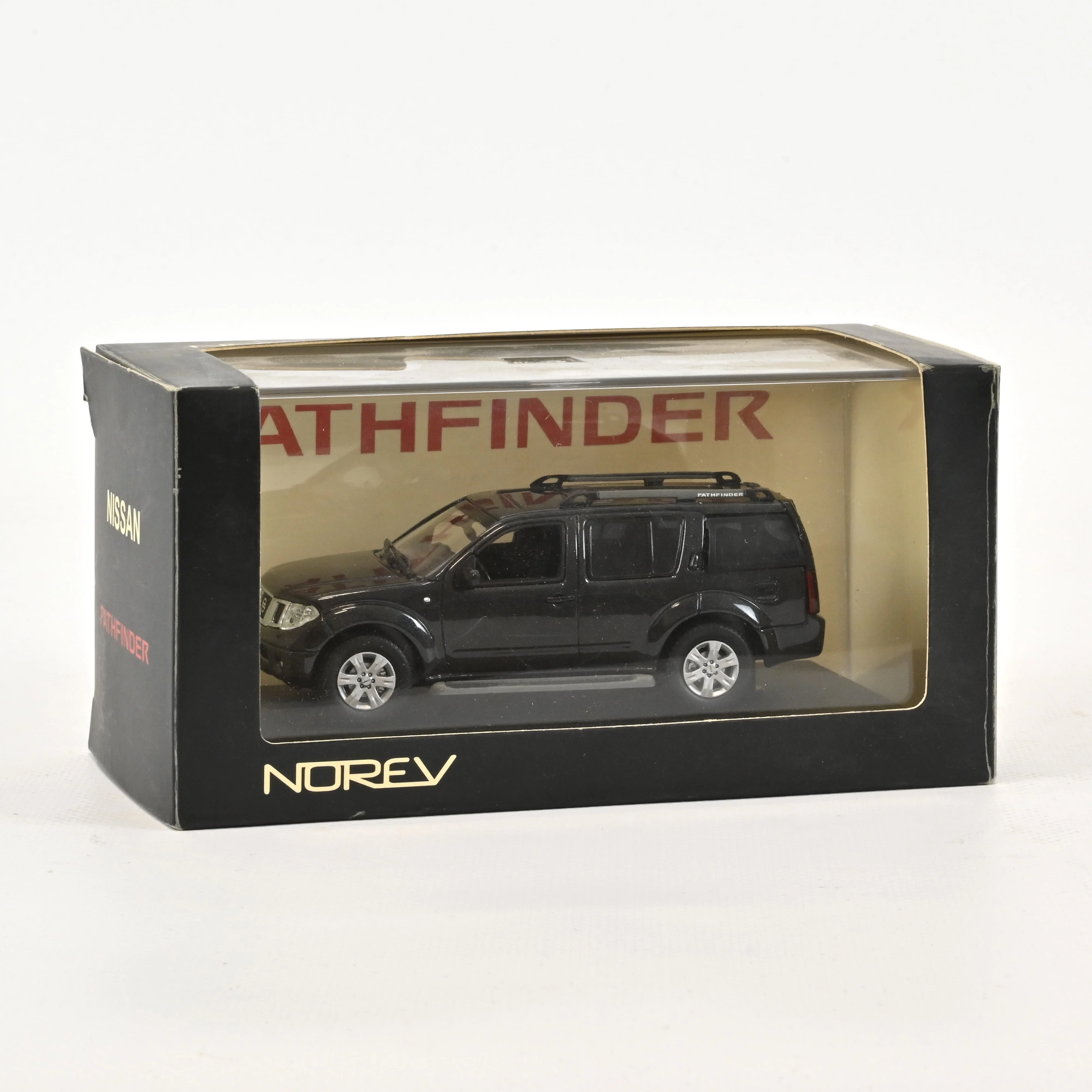 Nissan Pathfinder Noir 1/43