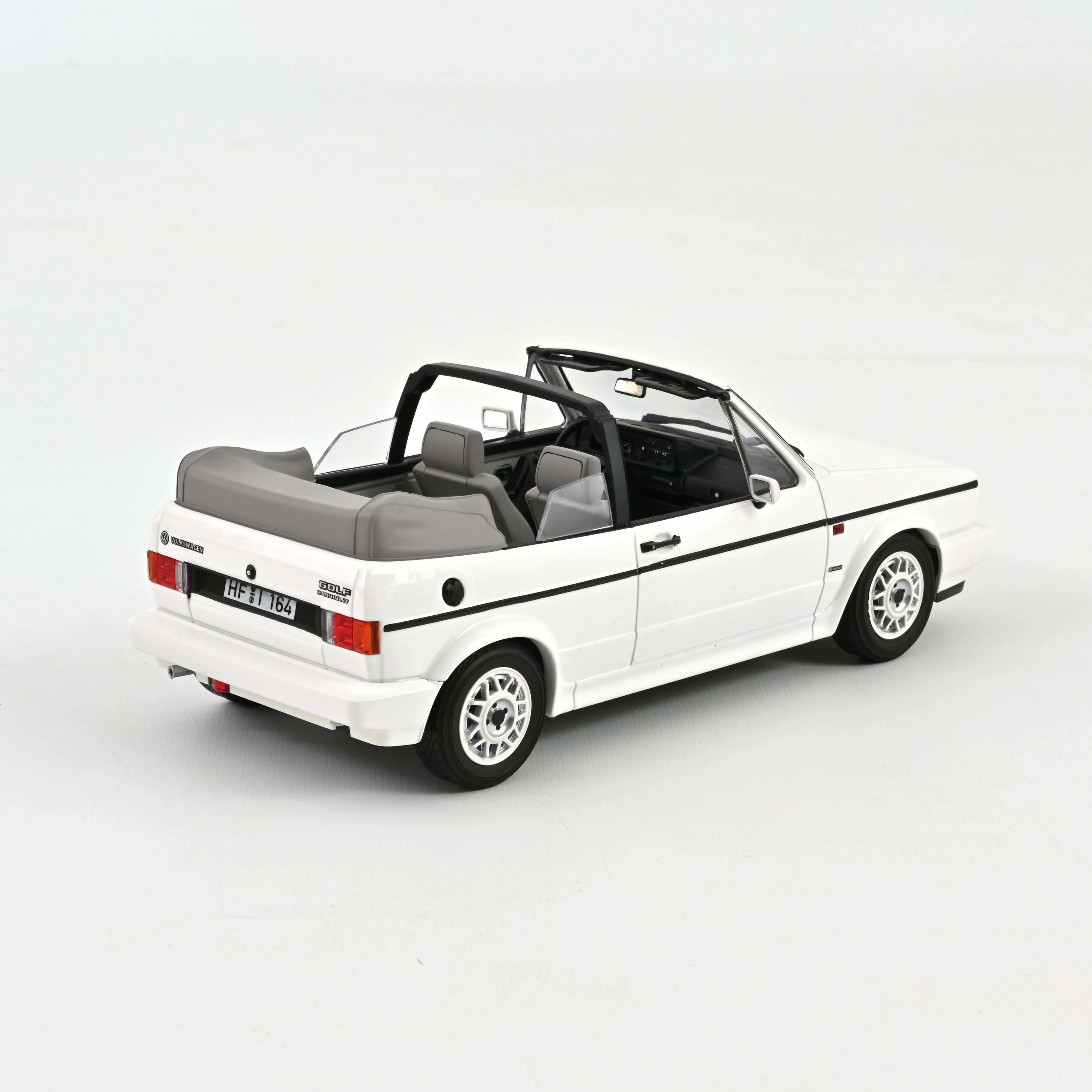 VW Golf Cabriolet 1992 Blanc 1/18 - Image 2
