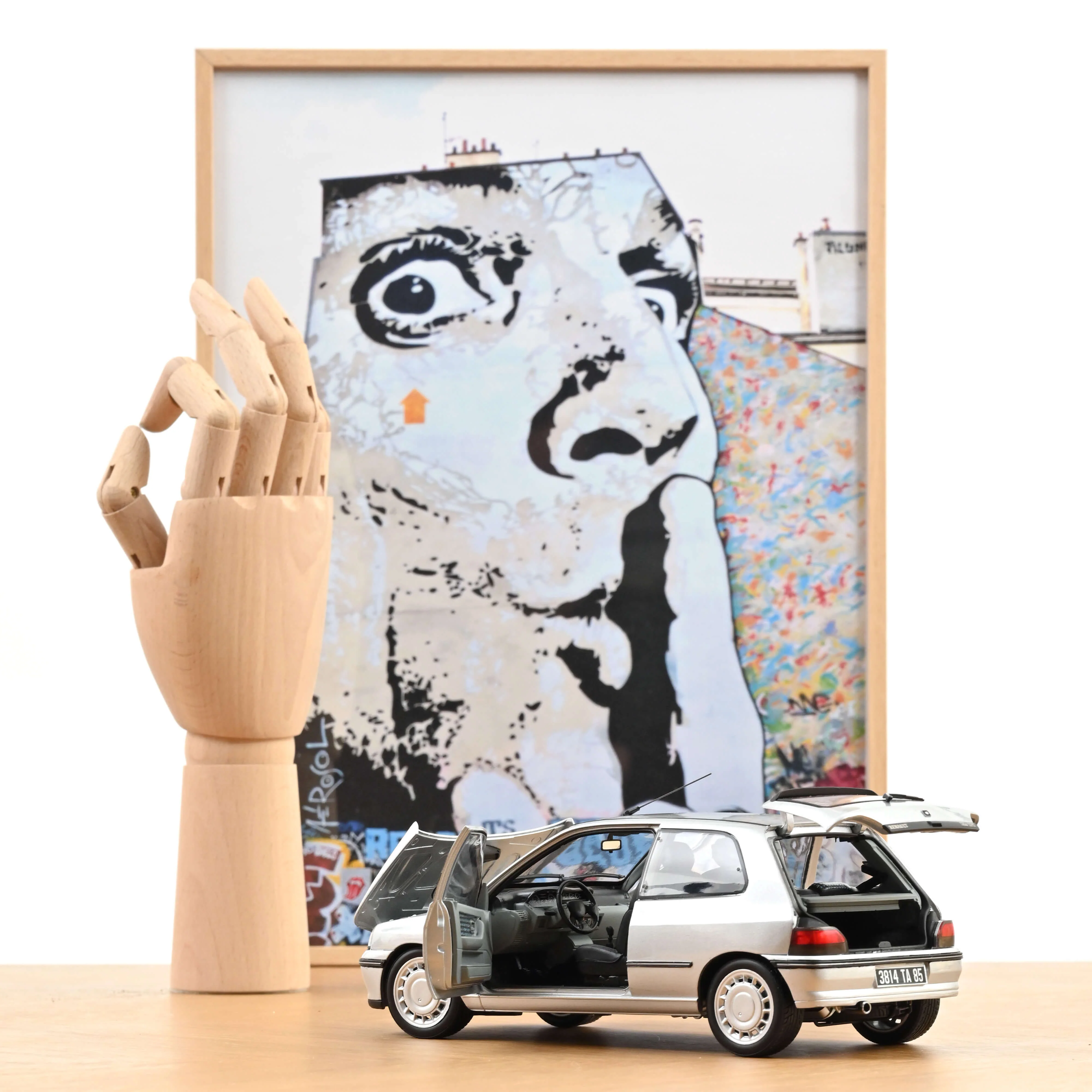 Renault Clio 16S 1992 Gris Iceberg 1/18 - Image 2