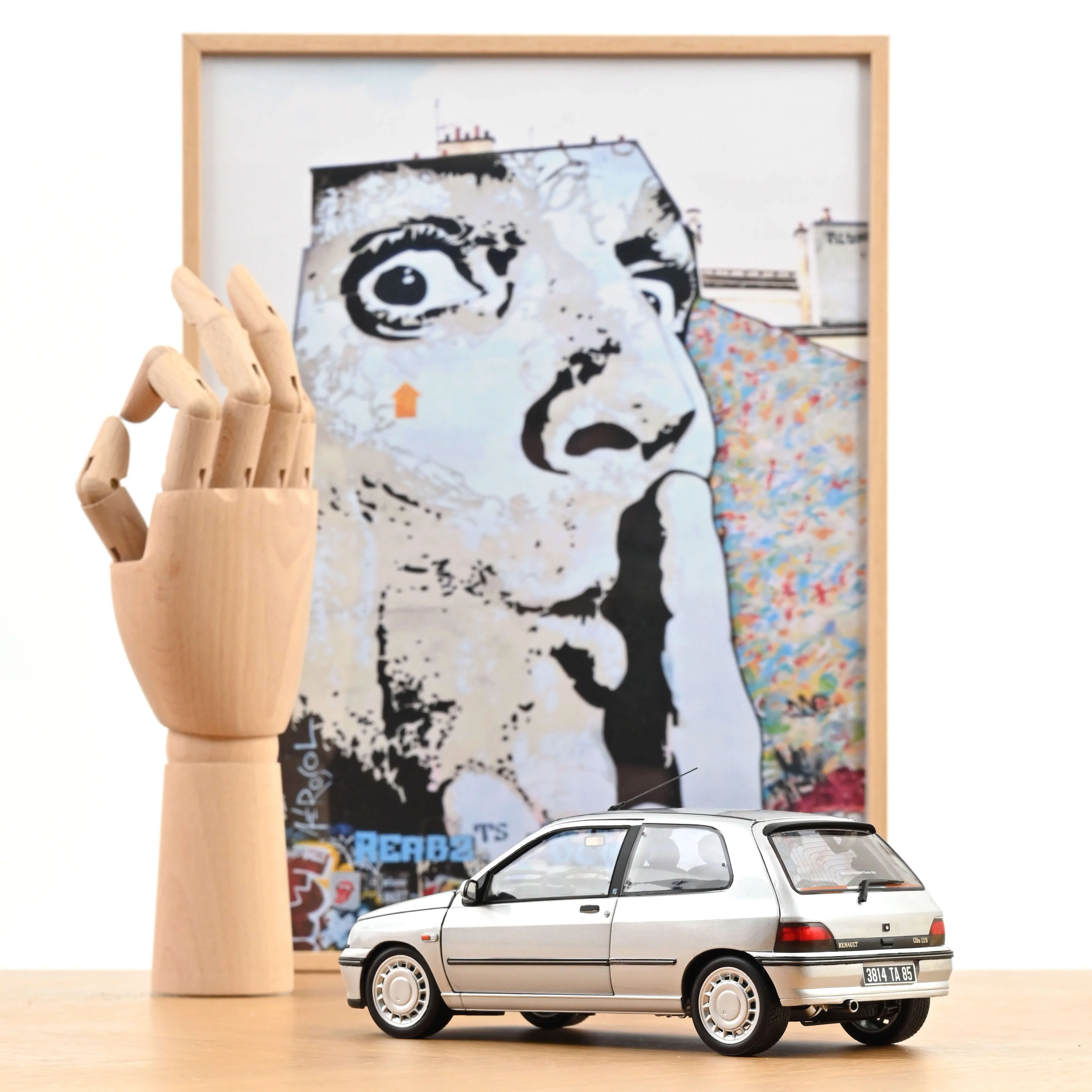 Renault Clio 16S 1992 Gris Iceberg 1/18 - Image 3
