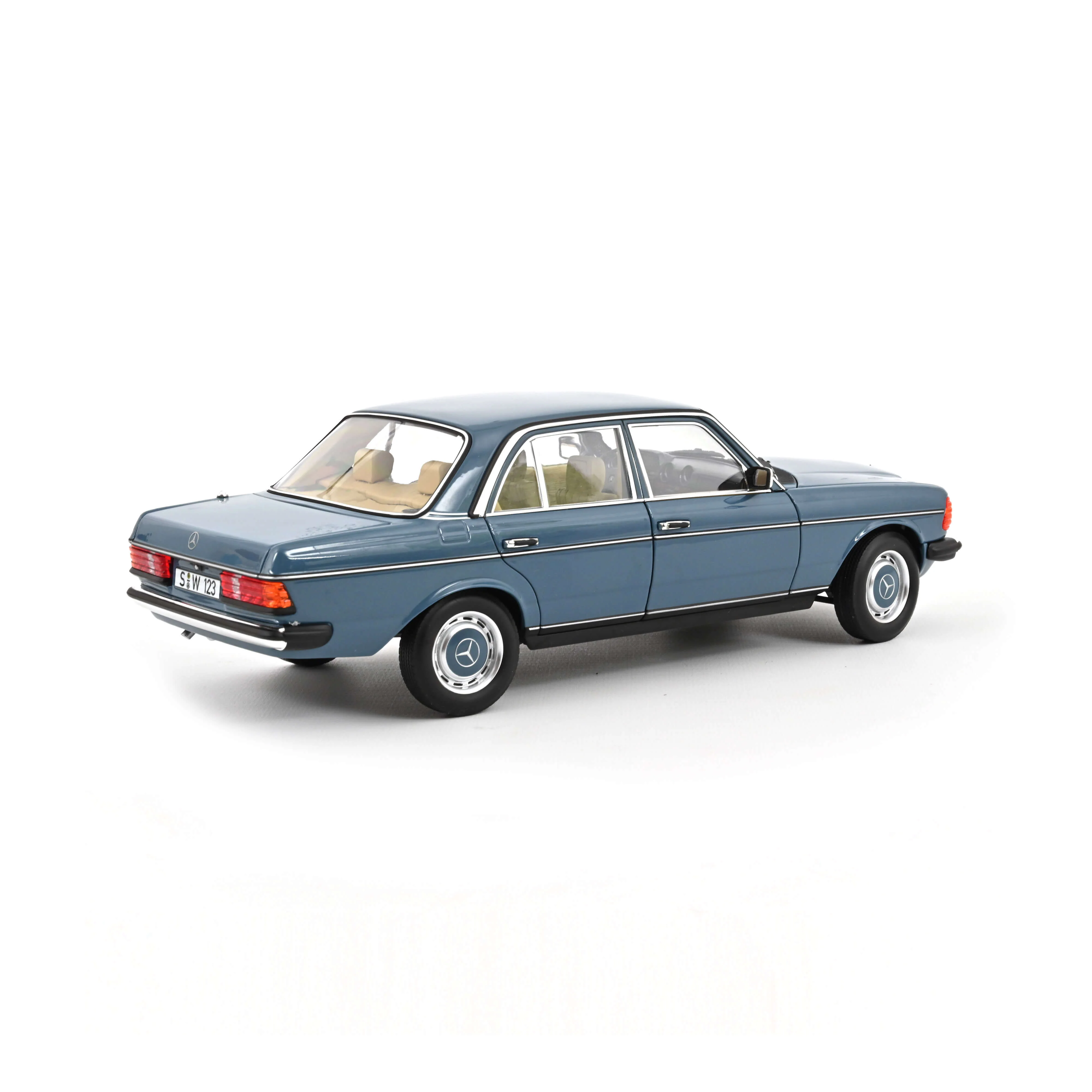 Mercedes-Benz 200 1982 Bleu Chine 1/18 - Image 3