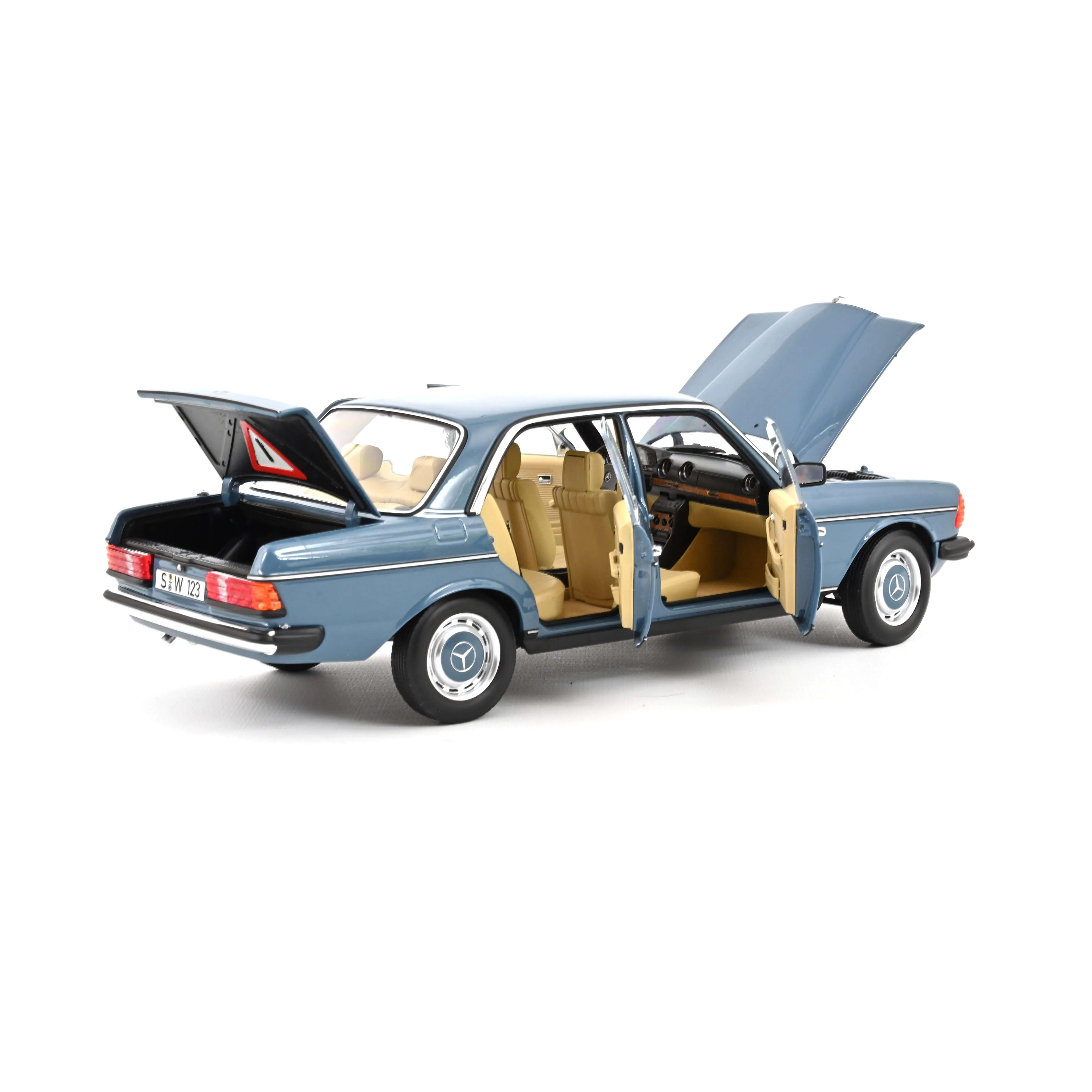 Mercedes-Benz 200 1982 Bleu Chine 1/18 - Image 4