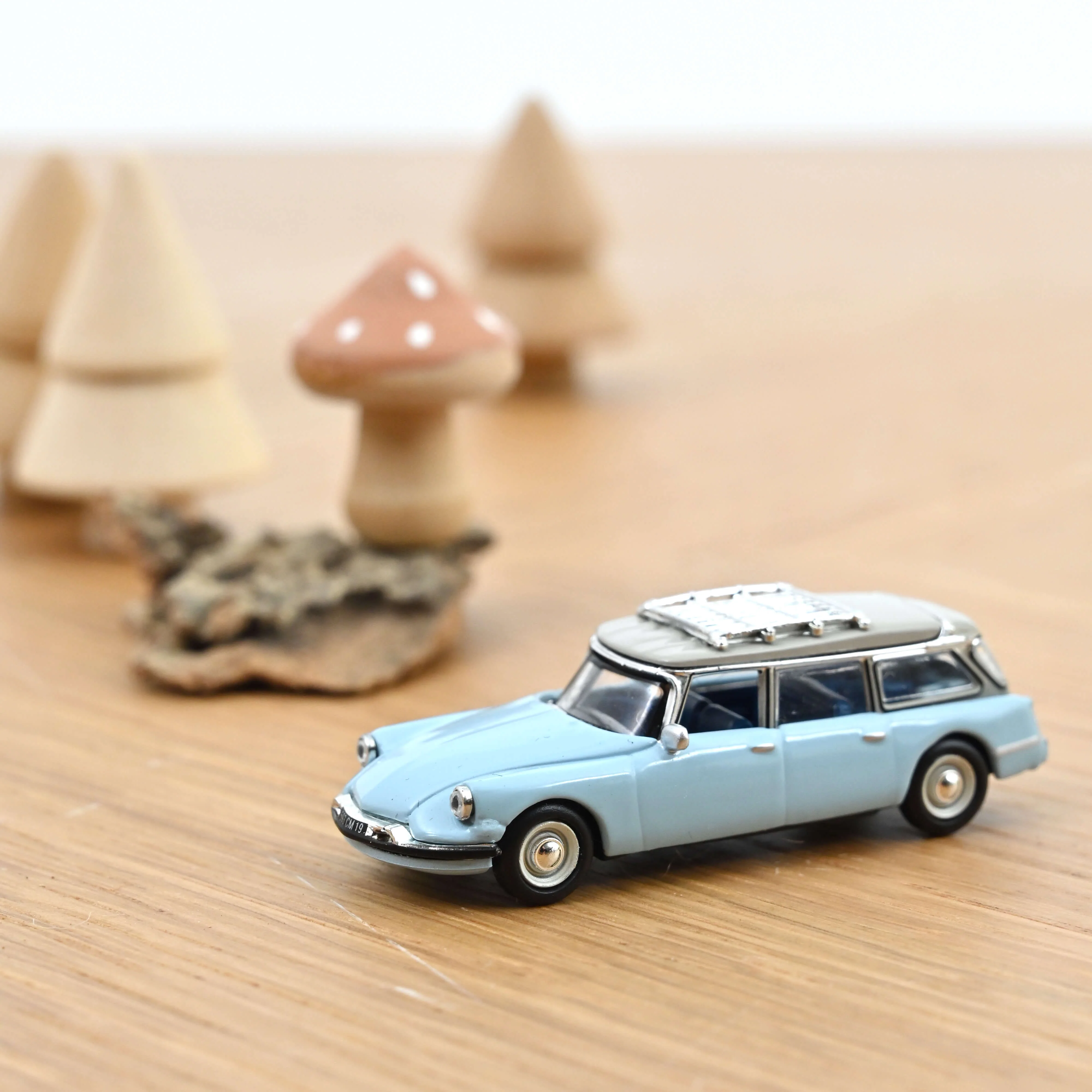 Citroën ID Break 1960 Bleu Monte-Carlo 1/87
