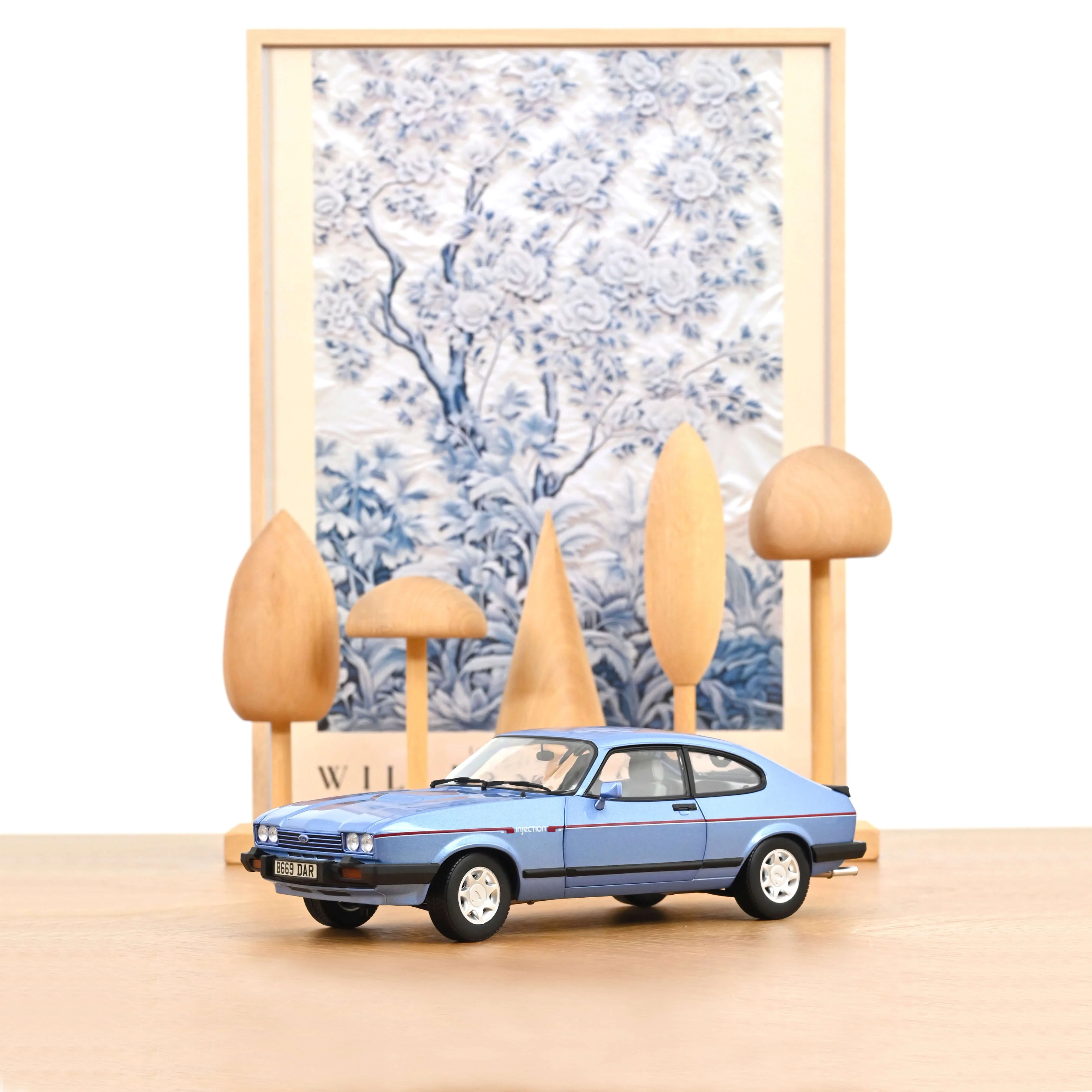 Ford Capri Mk.III 2.8 Injection RHD 1984 Bleu Paris métallisé 1/18