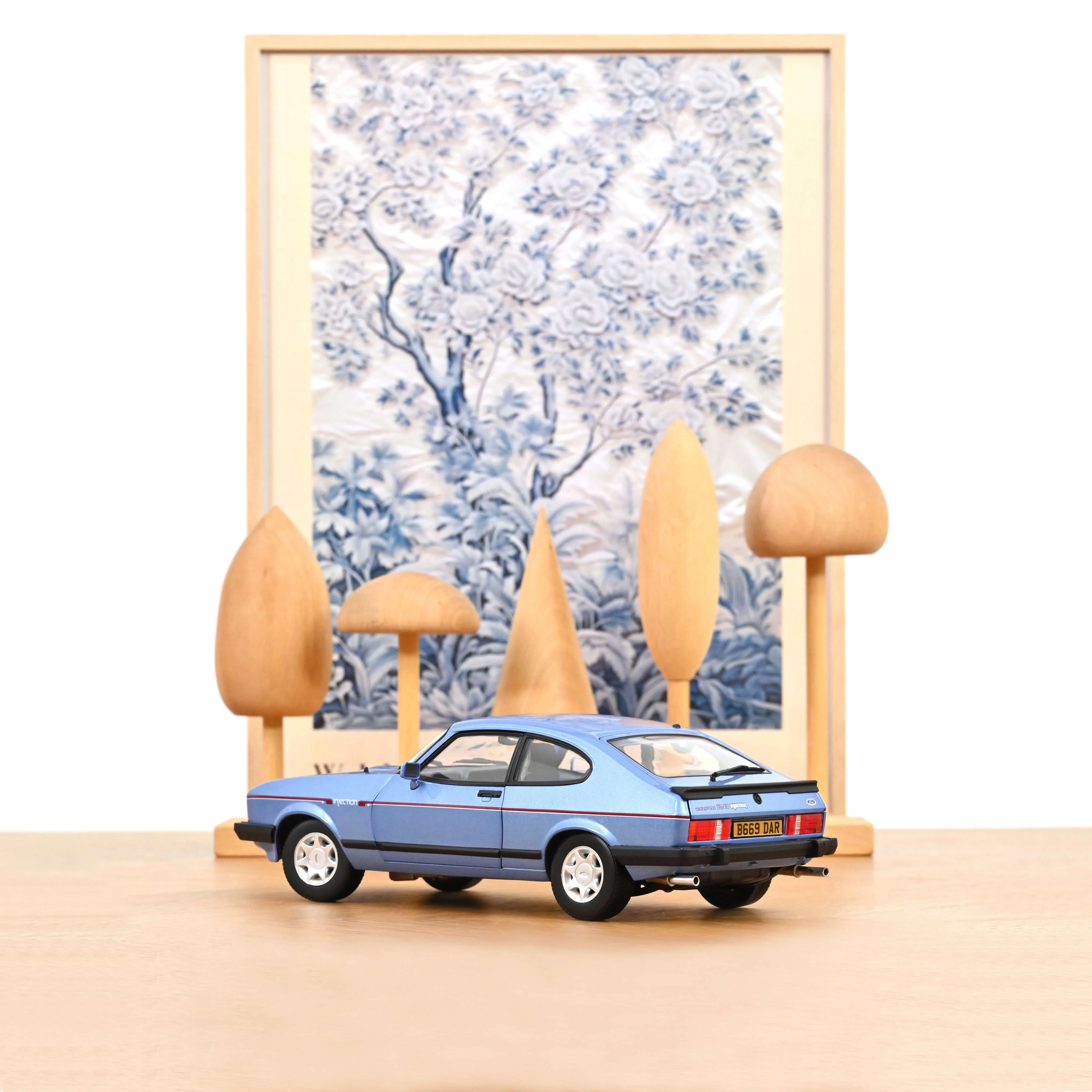 Ford Capri Mk.III 2.8 Injection RHD 1984 Bleu Paris métallisé 1/18 - Image 3