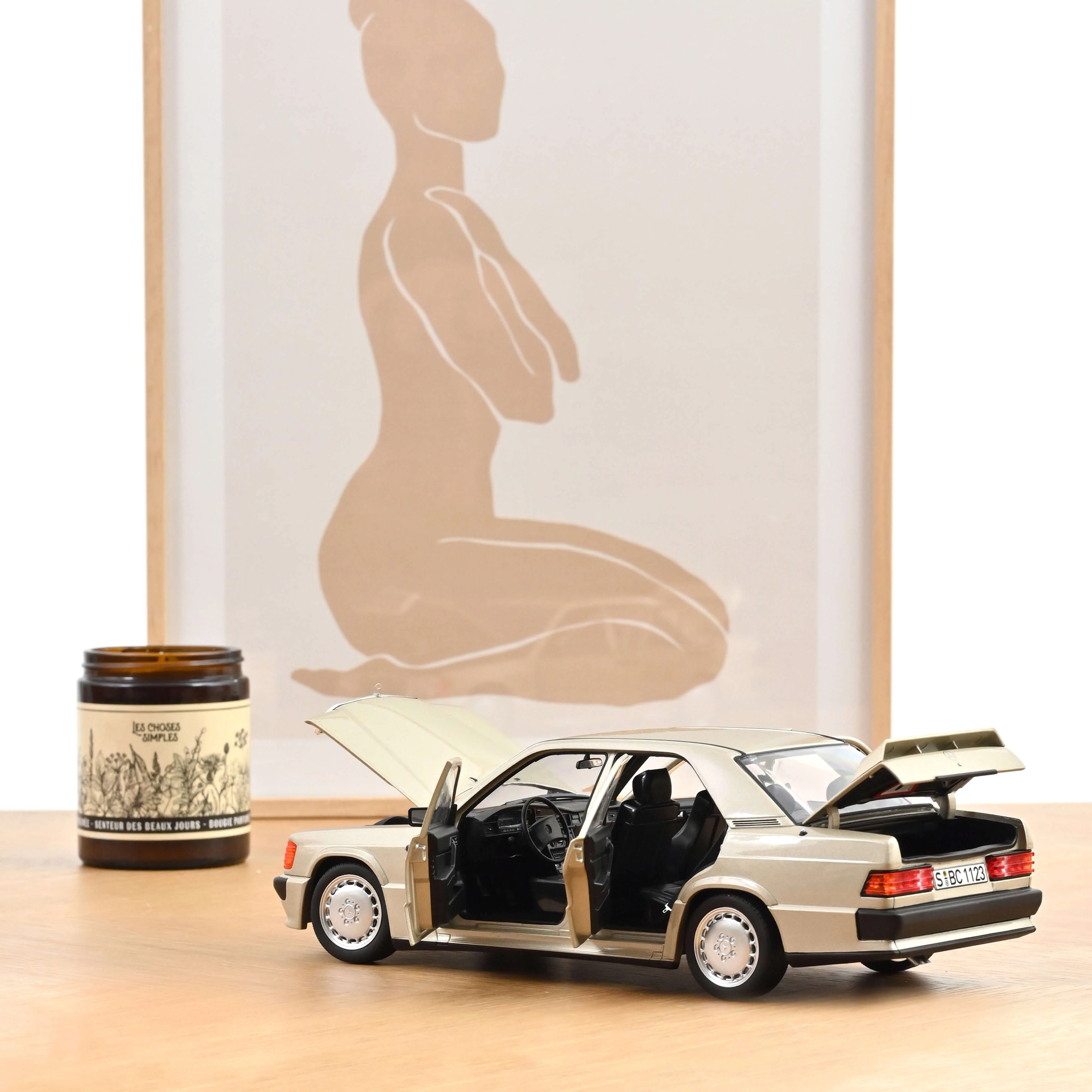 Mercedes-Benz 190 E 2.3-16 1984 Smoke Argent Métallisé 1/18 - Image 2