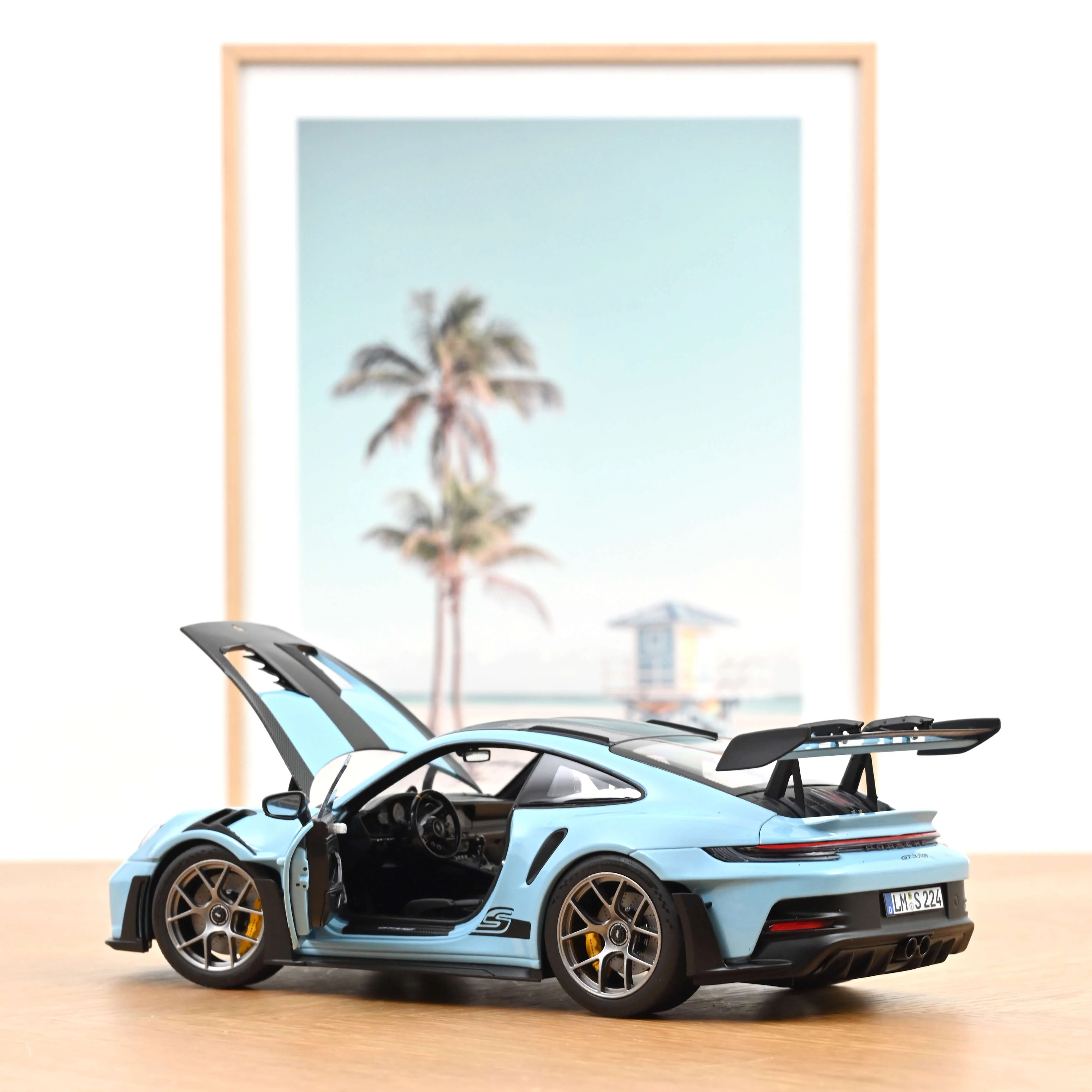 Porsche 911 GT3 RS avec Pack Weissach 2022 Bleu Gulf 1/18 - Image 2