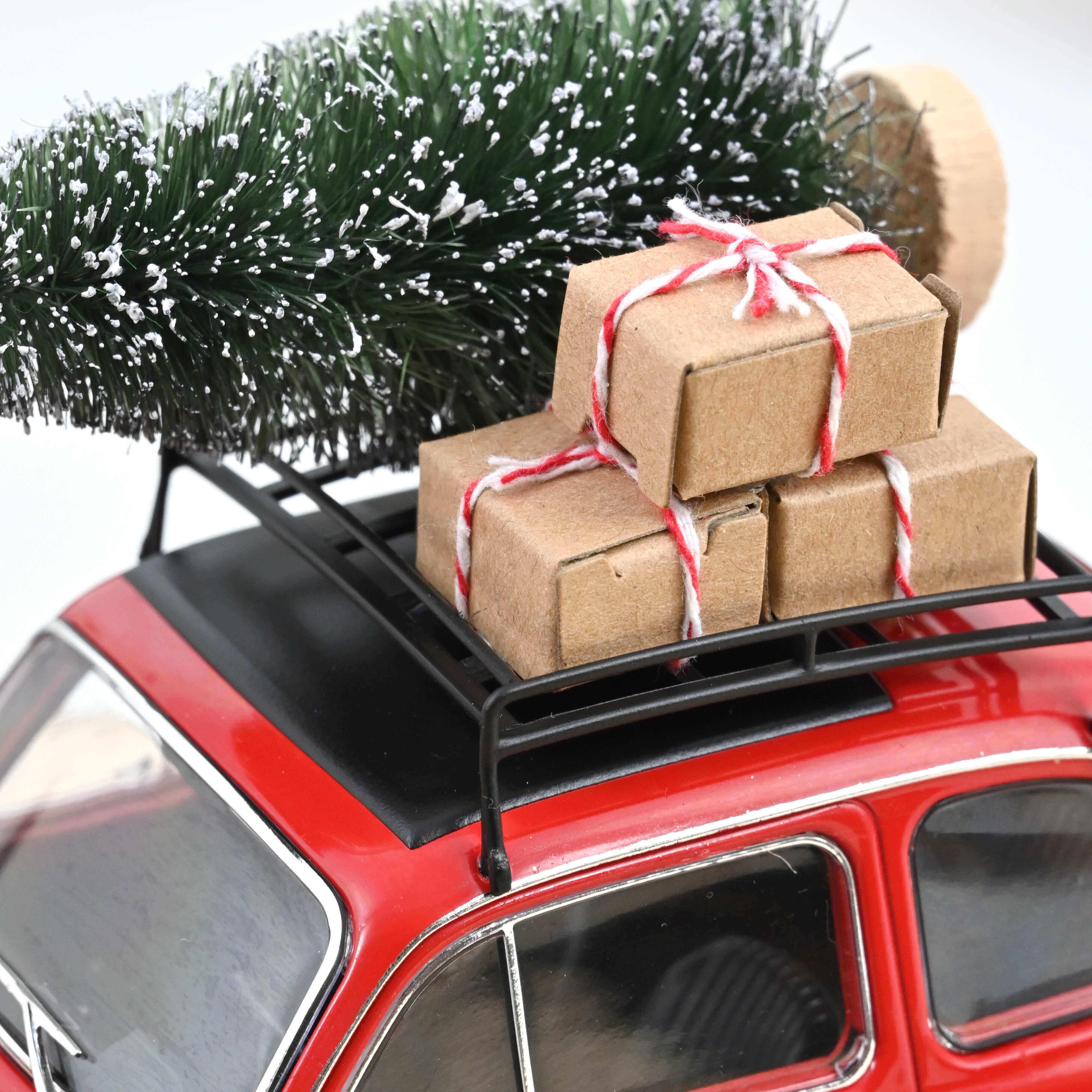 Fiat 500 L 1968 Rouge Noël 1/18 - Image 4