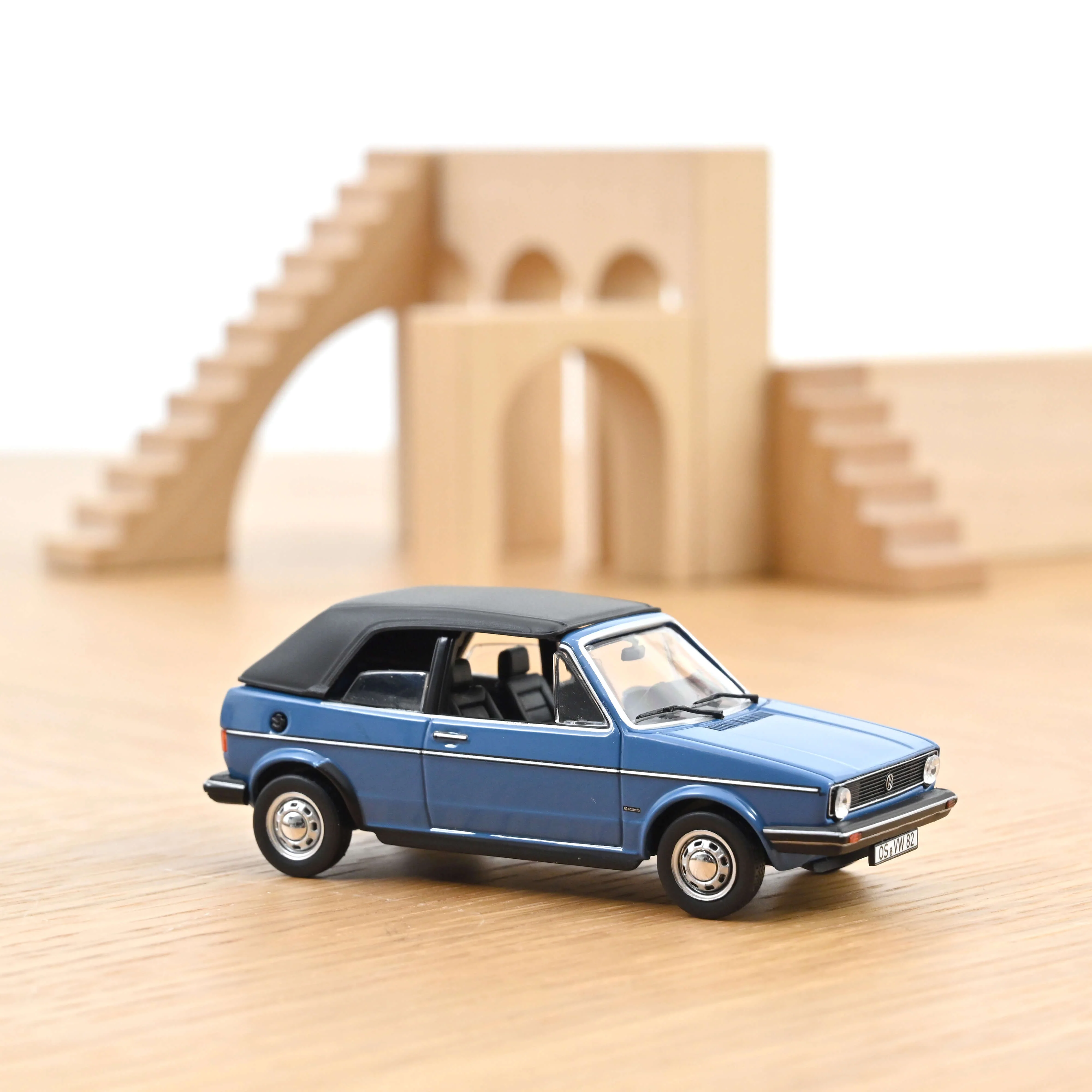 VW Golf Cabriolet 1981 Bleu Monaco 1/43 - Image 2