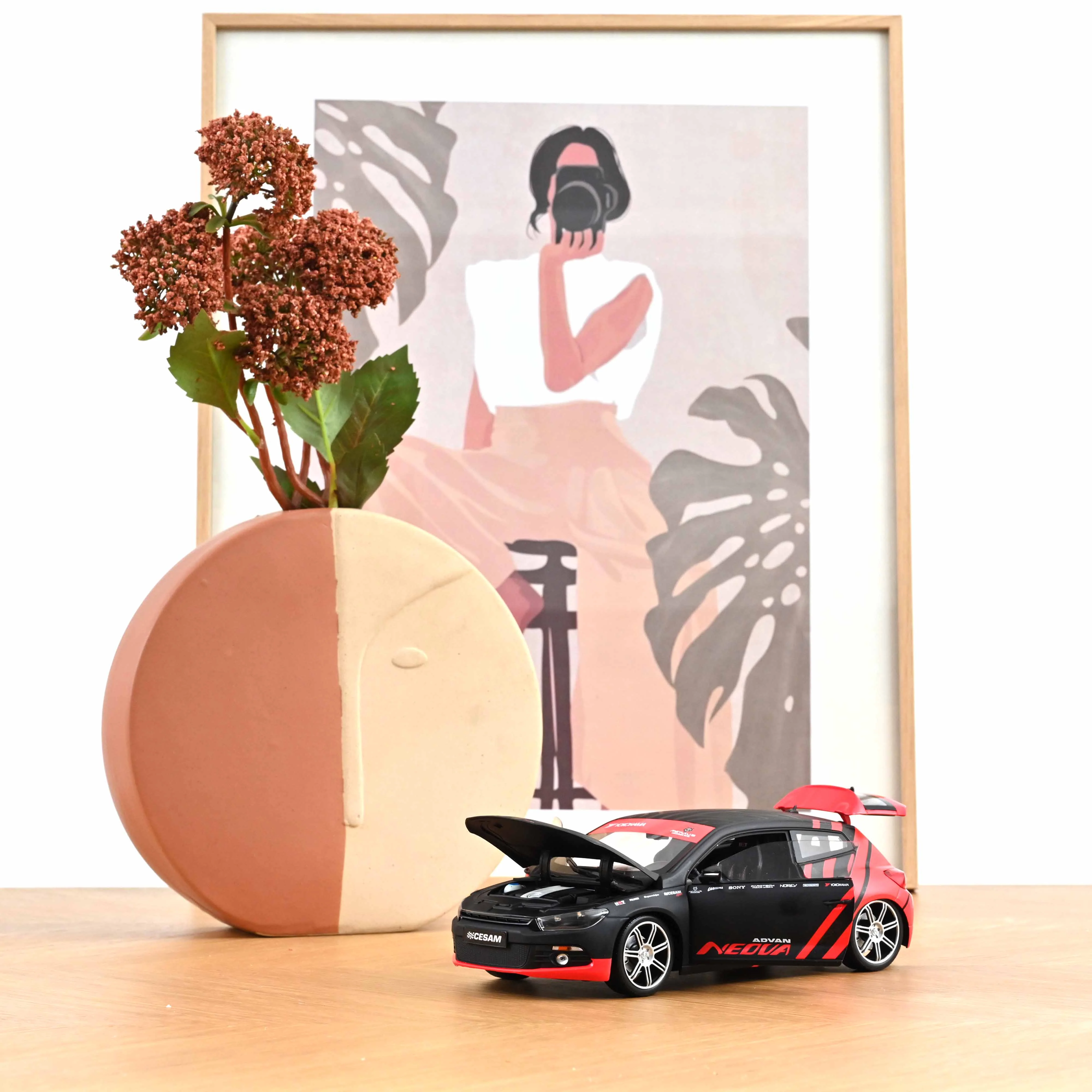 VW Scirocco CESAM PTRS 2009 Noir/Rouge 1/18 - Image 2