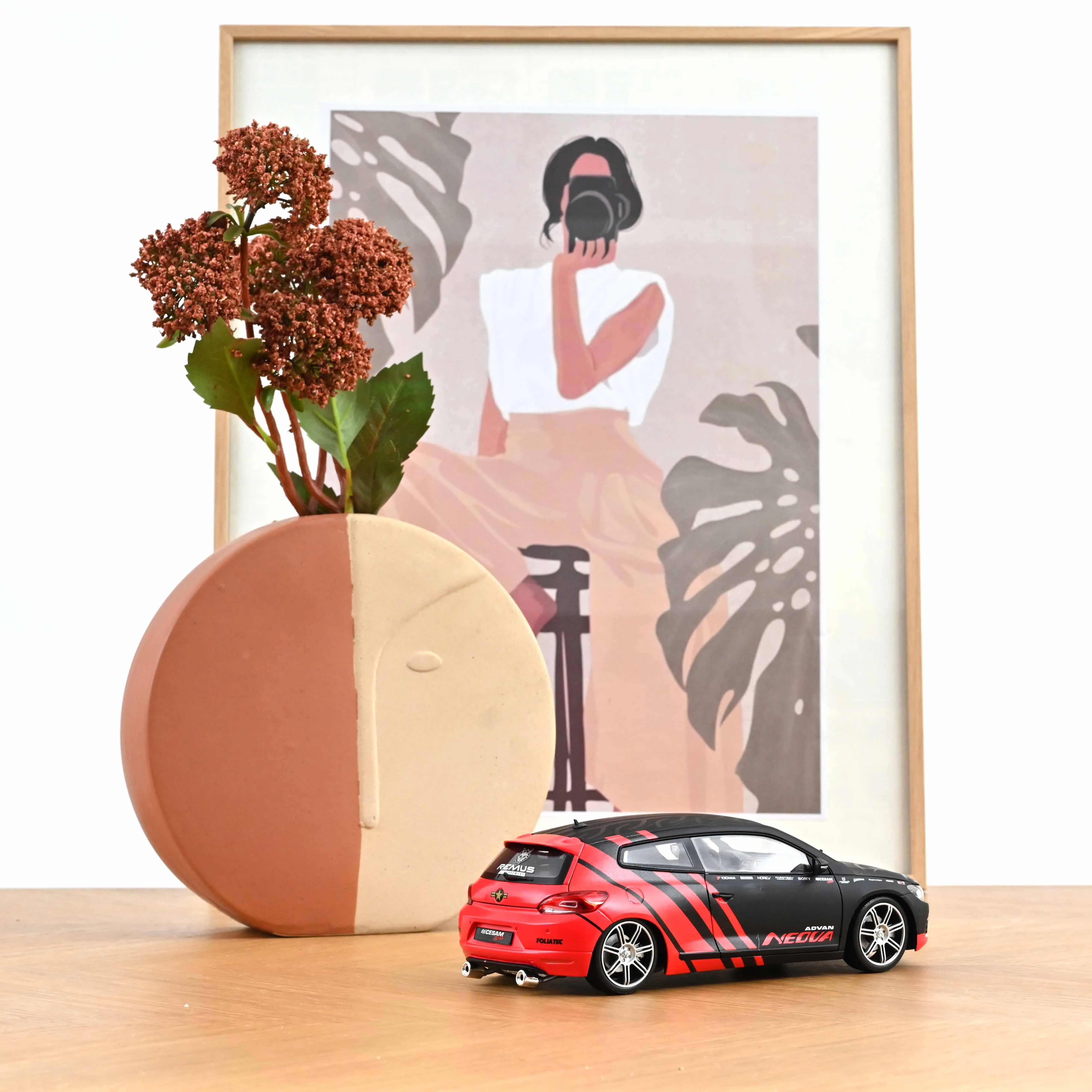 VW Scirocco CESAM PTRS 2009 Noir/Rouge 1/18 - Image 3