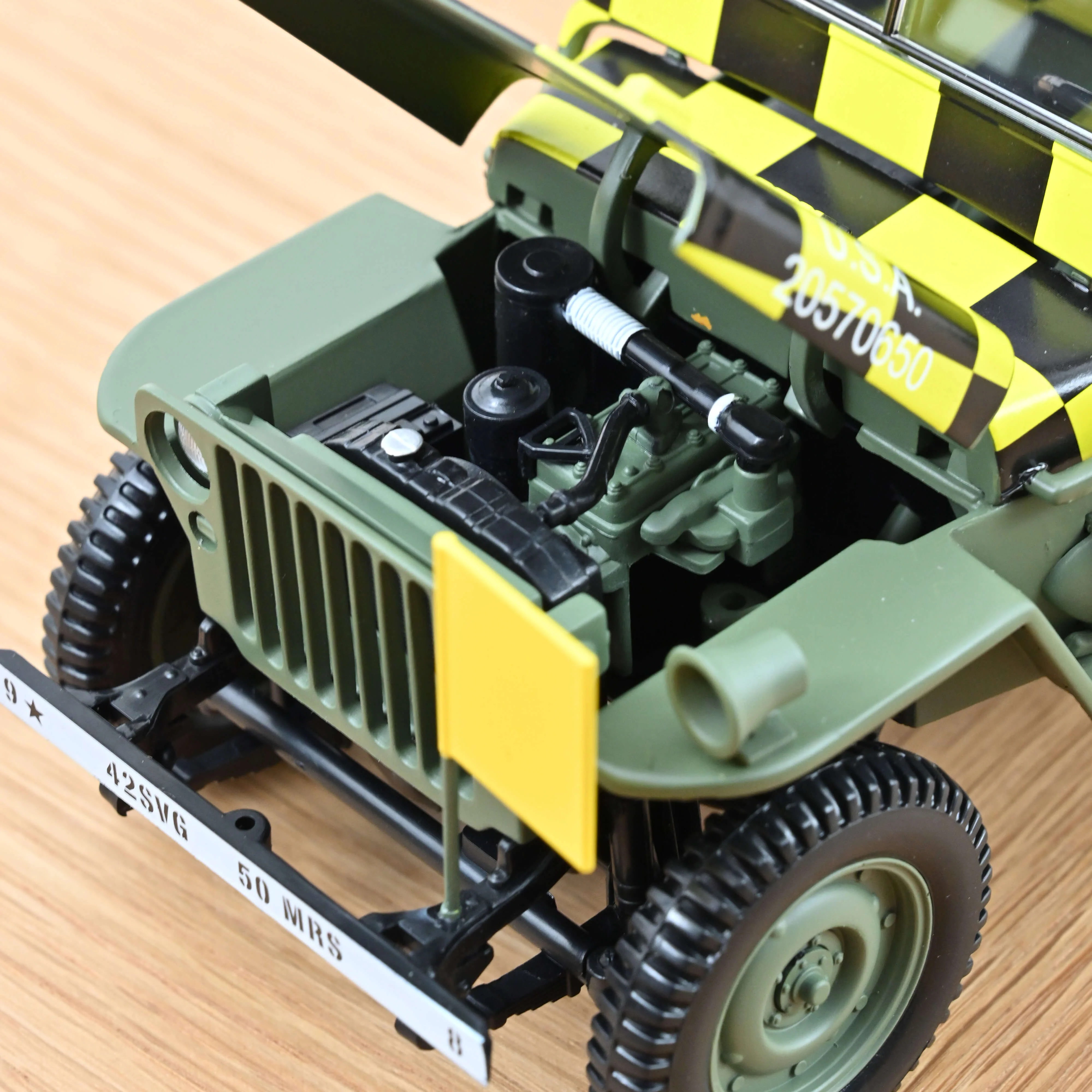 Jeep Militaire 1944 Follow Me 1/18 - 200pcs - Image 4