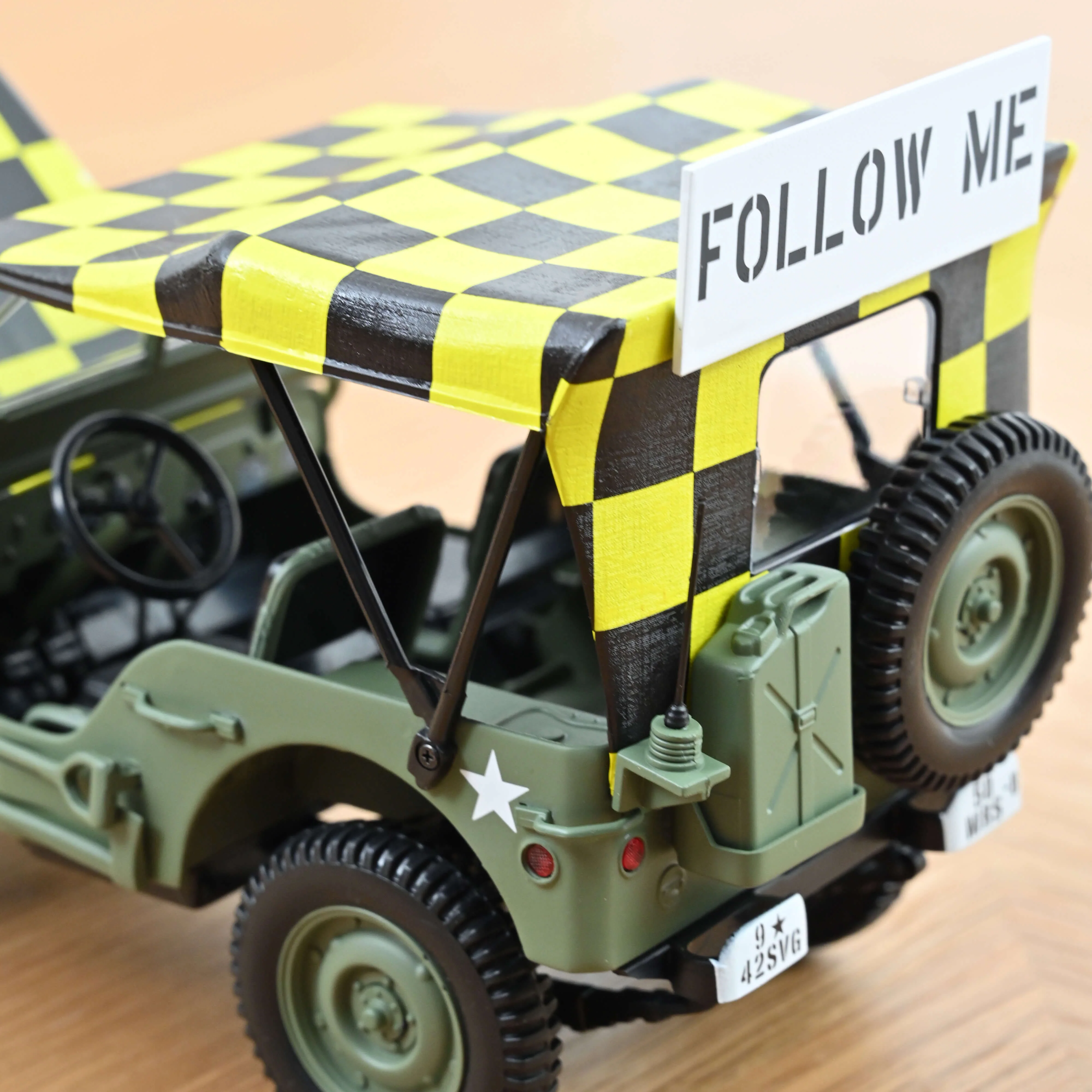 Jeep Militaire 1944 Follow Me 1/18 - 200pcs - Image 5