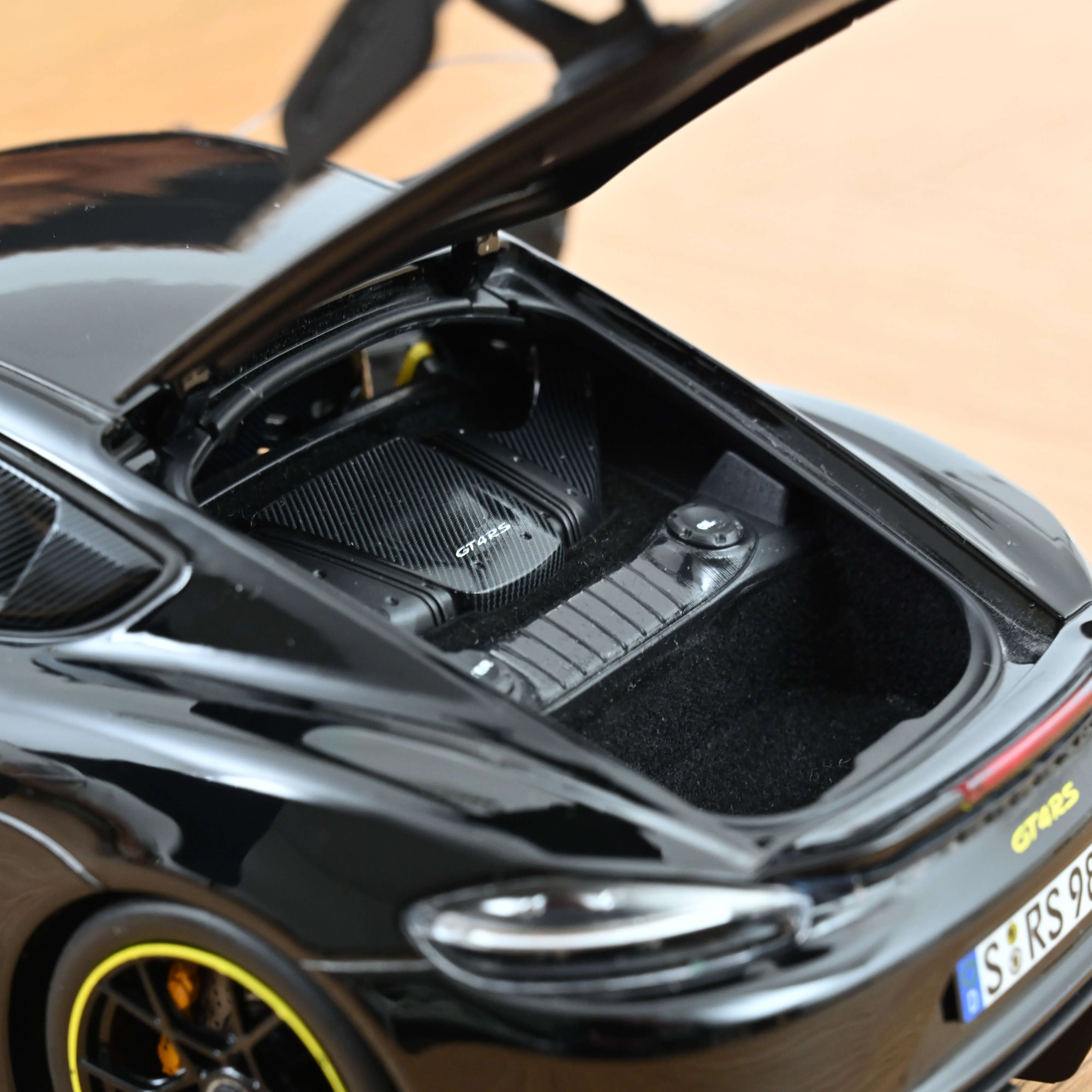 Porsche Cayman GT4 RS Pack Weissach 2023 Noir 1/18 - 300pcs - Image 6