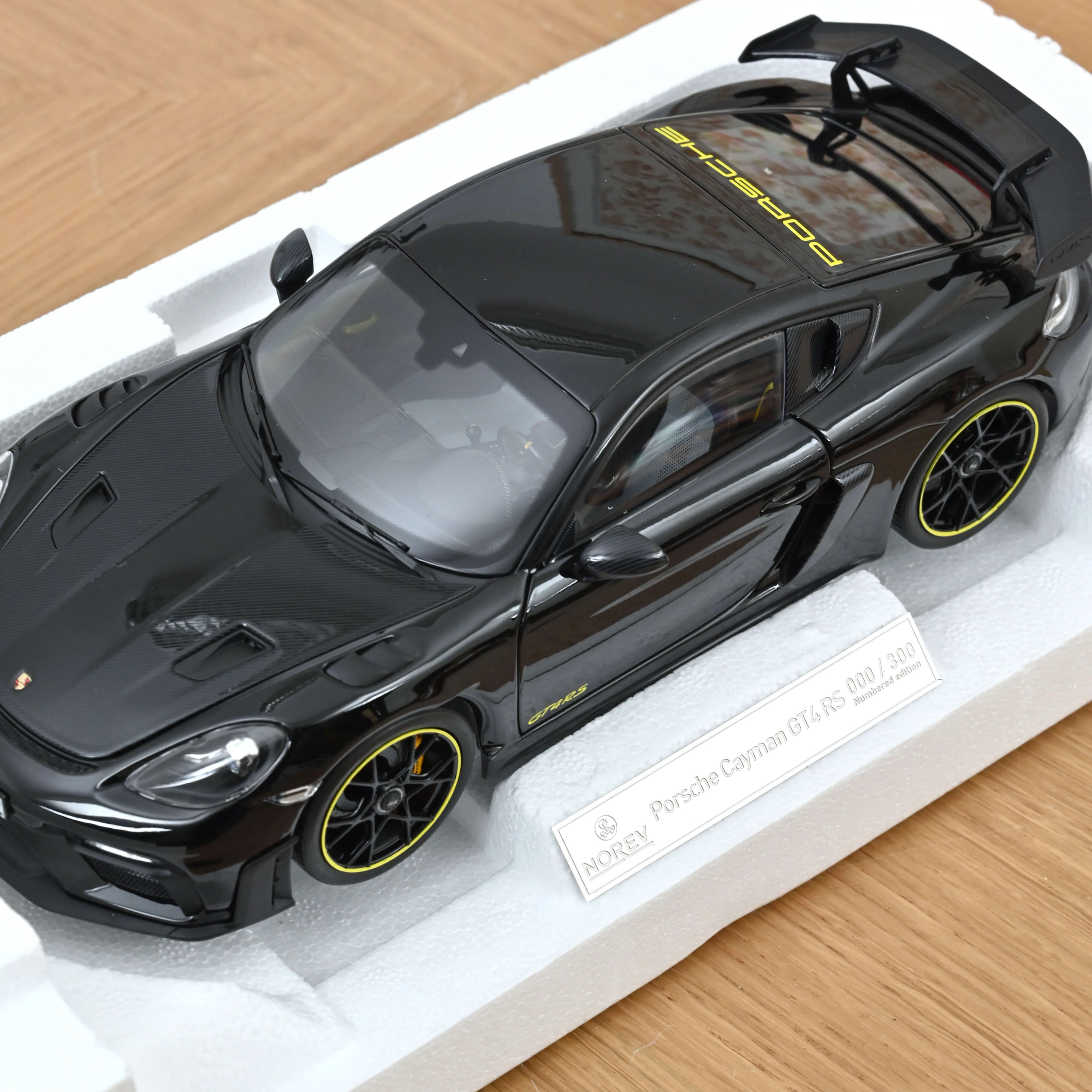 Porsche Cayman GT4 RS Pack Weissach 2023 Noir 1/18 - 300pcs - Image 8