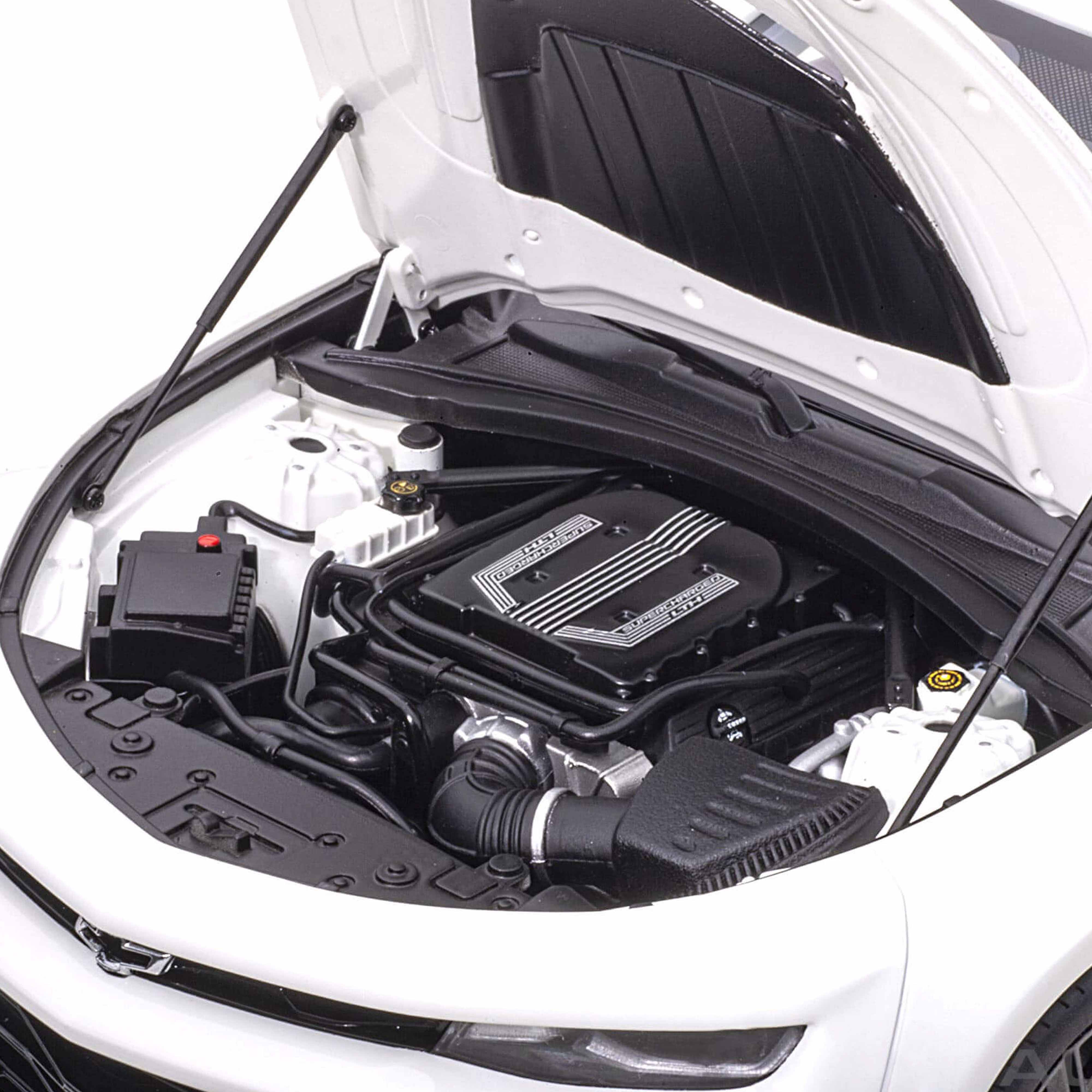 Chevrolet Camaro ZL1 2017 Blanc Sommet 1/18 - Image 10