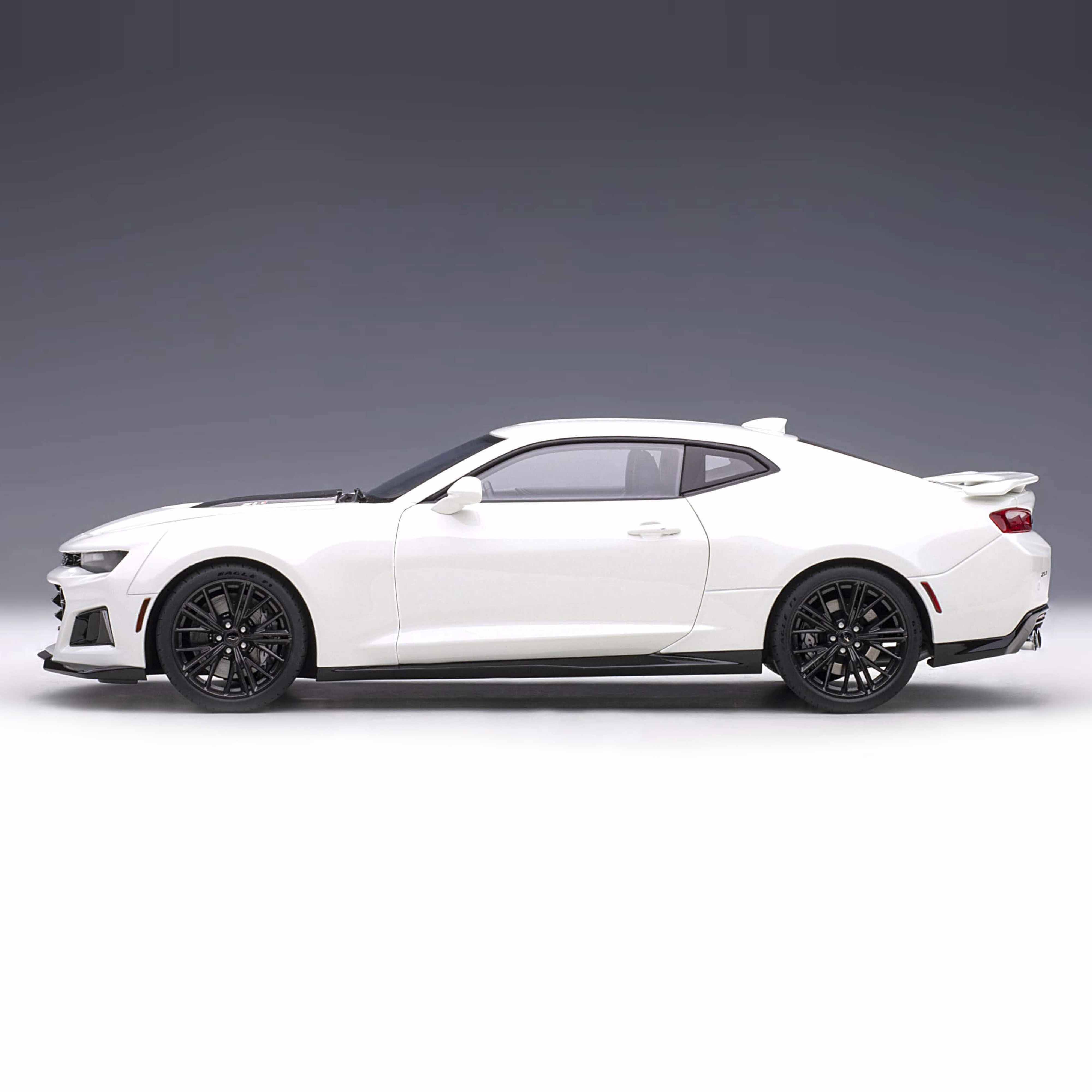 Chevrolet Camaro ZL1 2017 Blanc Sommet 1/18 - Image 3