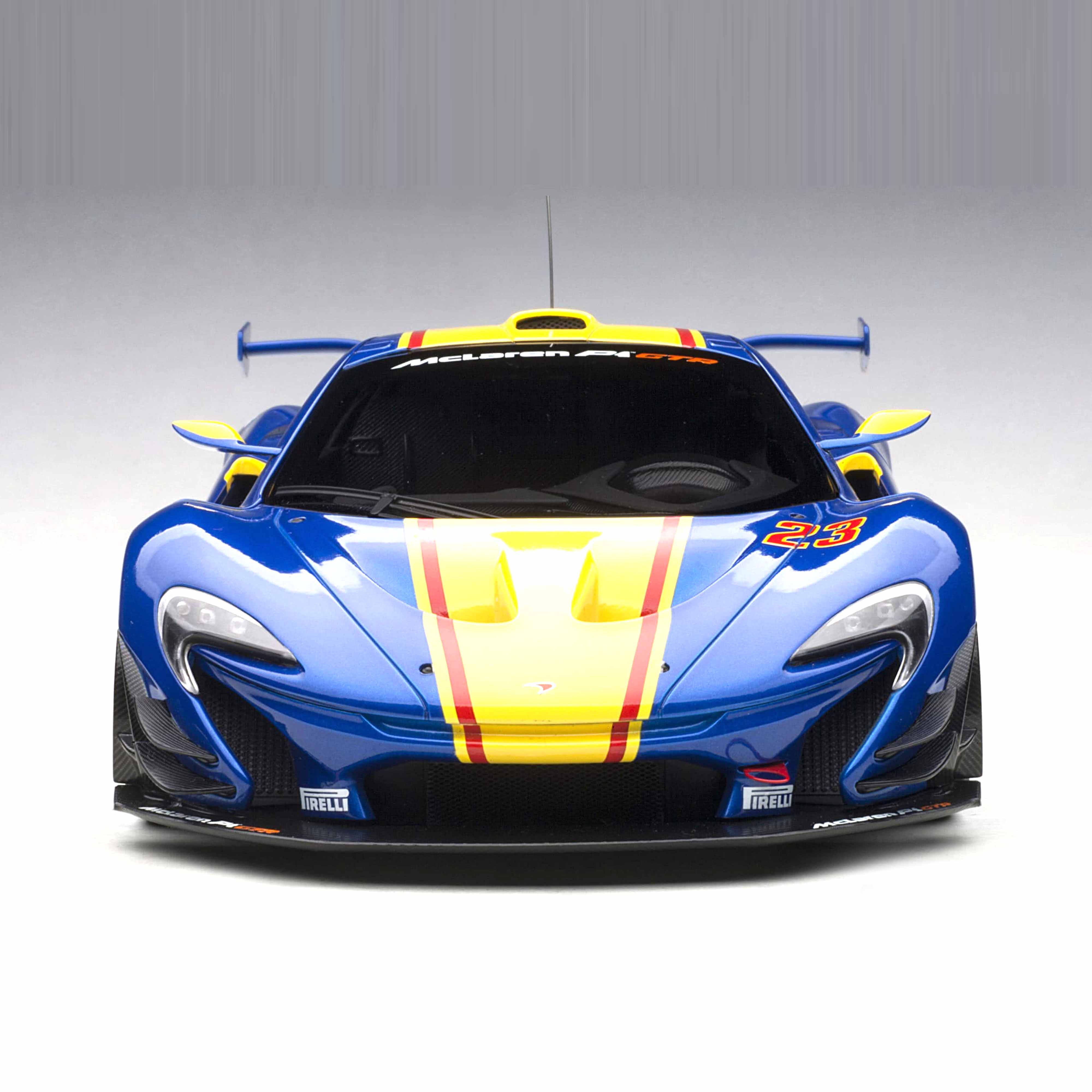 McLaren P1 GTR Bleu Métallique 1/18 - Image 4