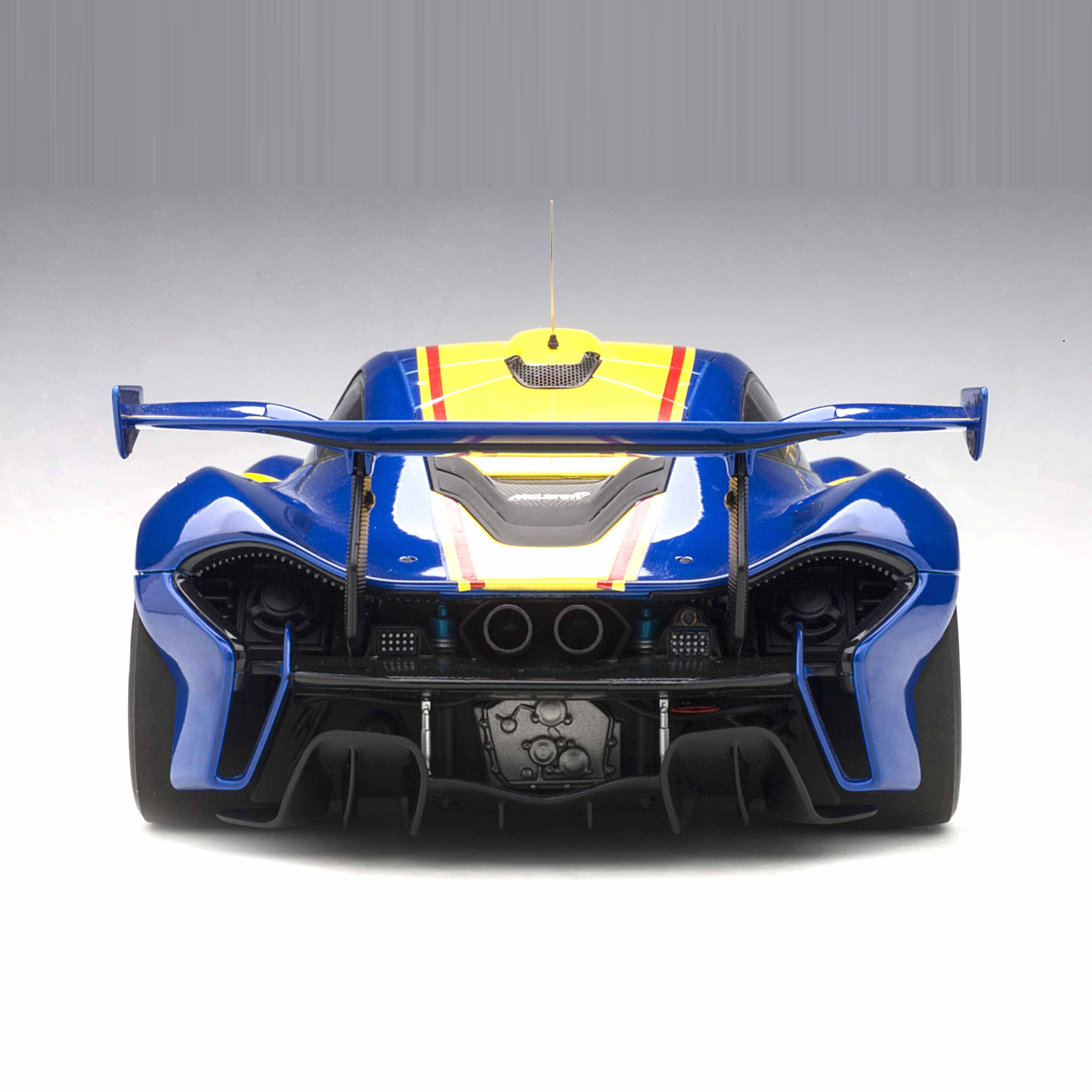 McLaren P1 GTR Bleu Métallique 1/18 - Image 5
