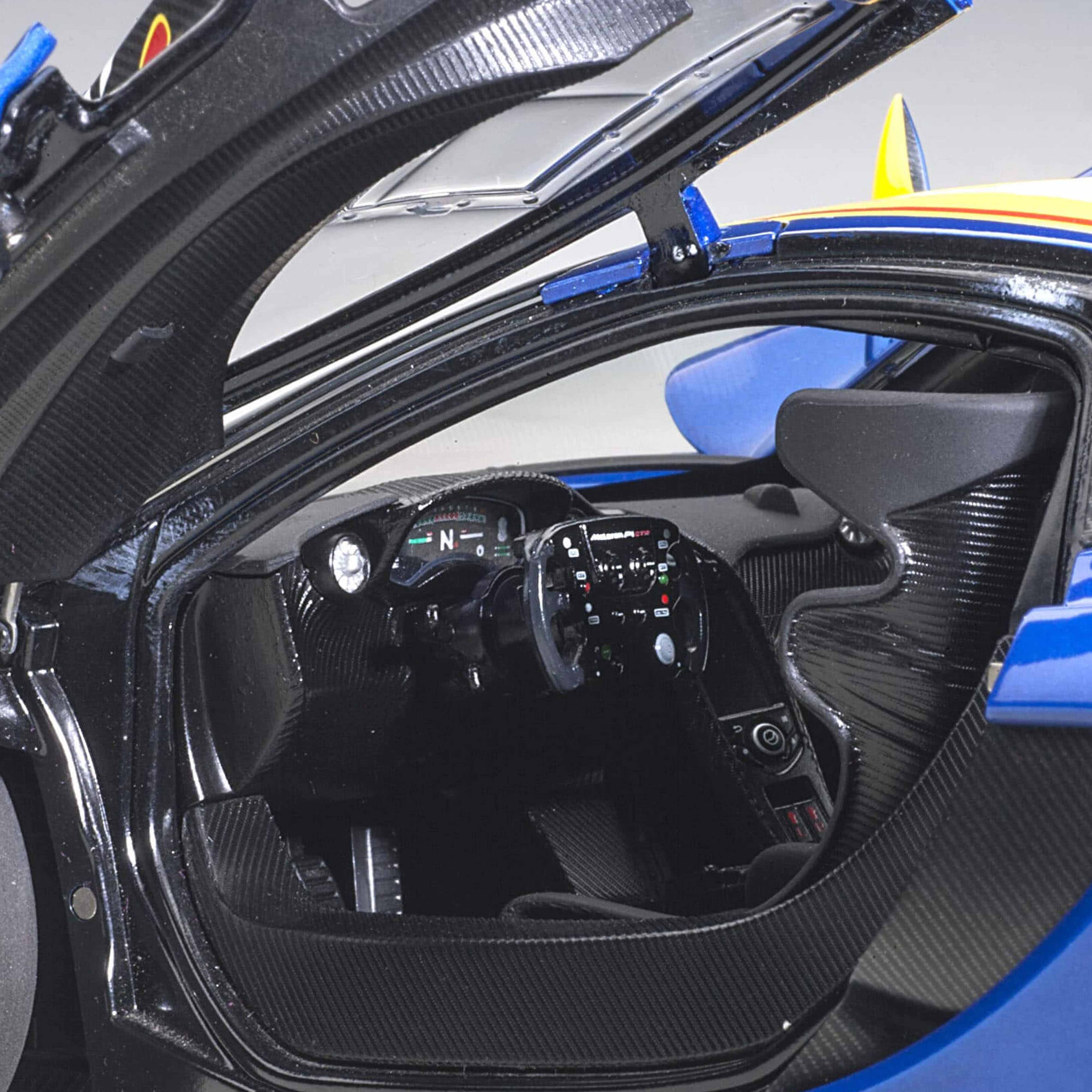 McLaren P1 GTR Bleu Métallique 1/18 - Image 7