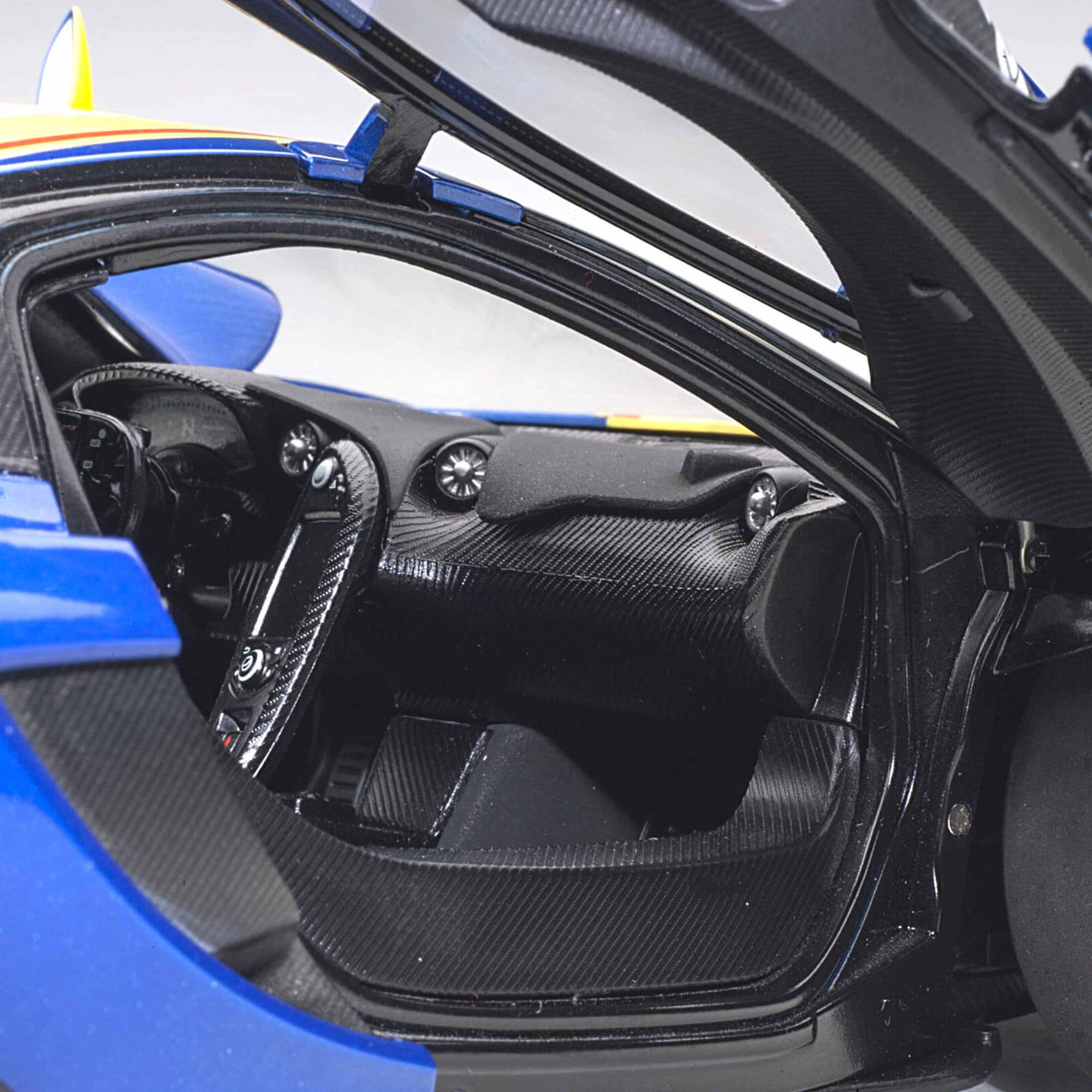 McLaren P1 GTR Bleu Métallique 1/18 - Image 8