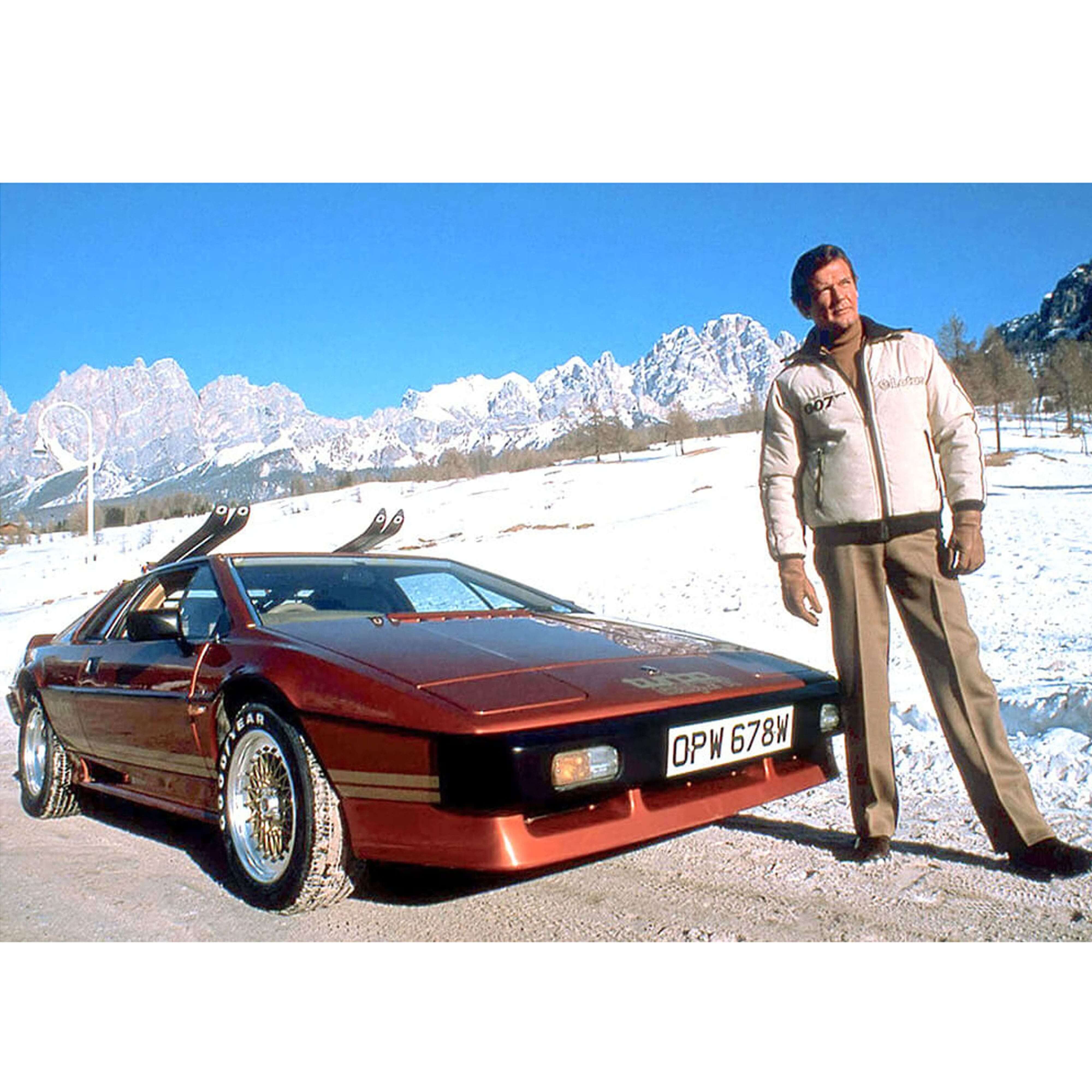 Lotus Esprit Turbo James Bond Edition avec Ski 1981 Rouge 1/18 - Image 3