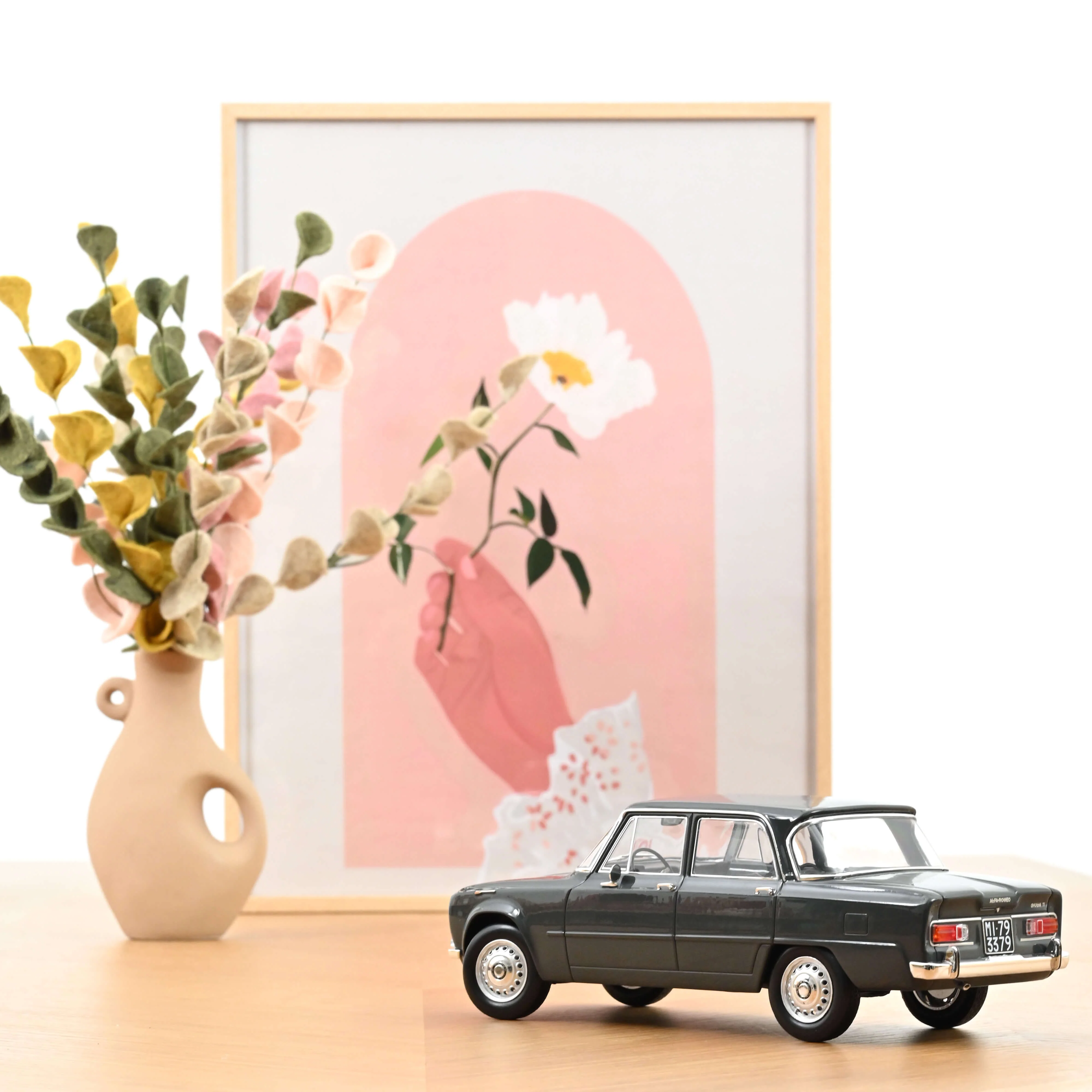 Alfa Romeo Giulia TI 1964 Gris Graphite 1/18 - 200pcs - Image 2