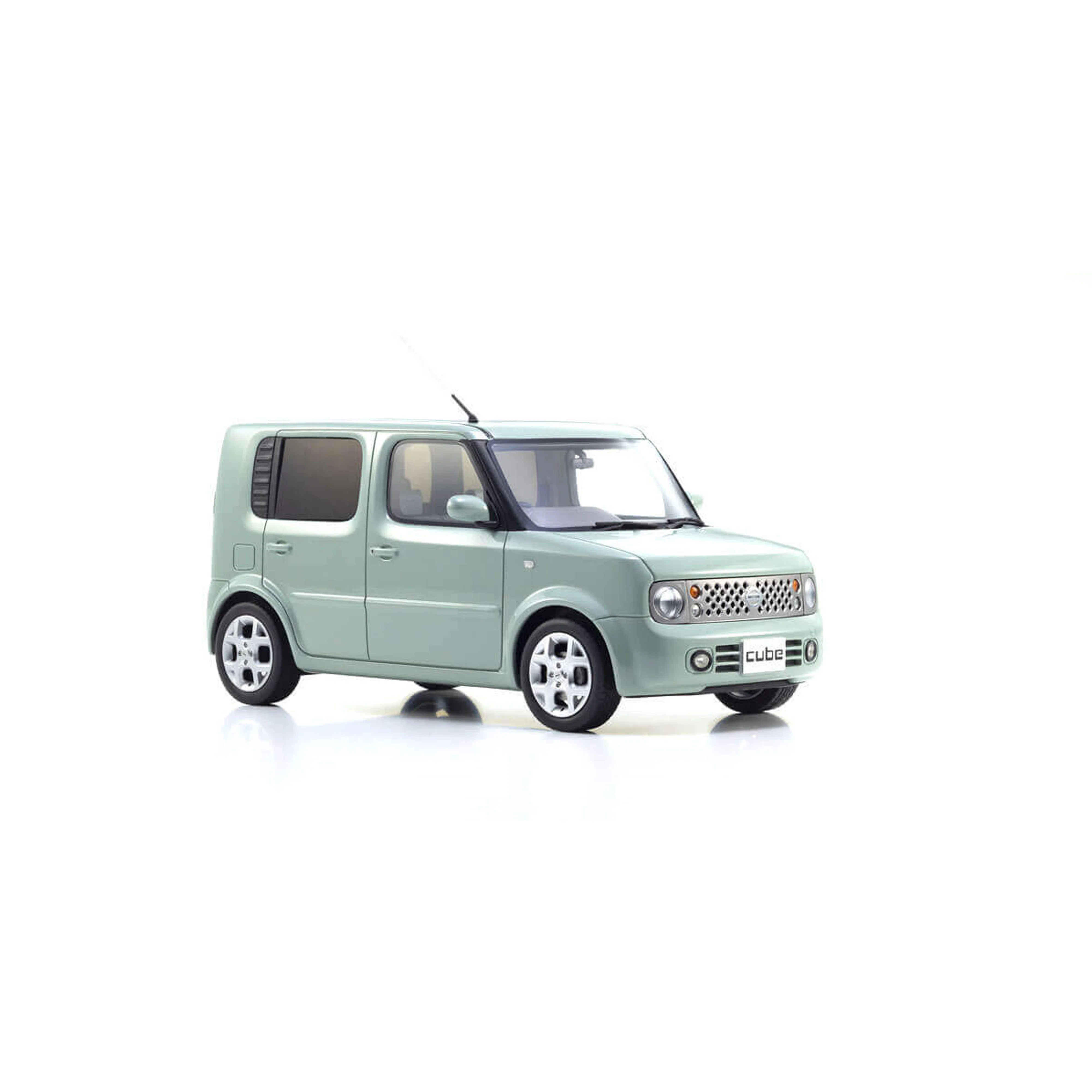 Nissan CUBE Menthe Aquatique 1/18 - Image 7