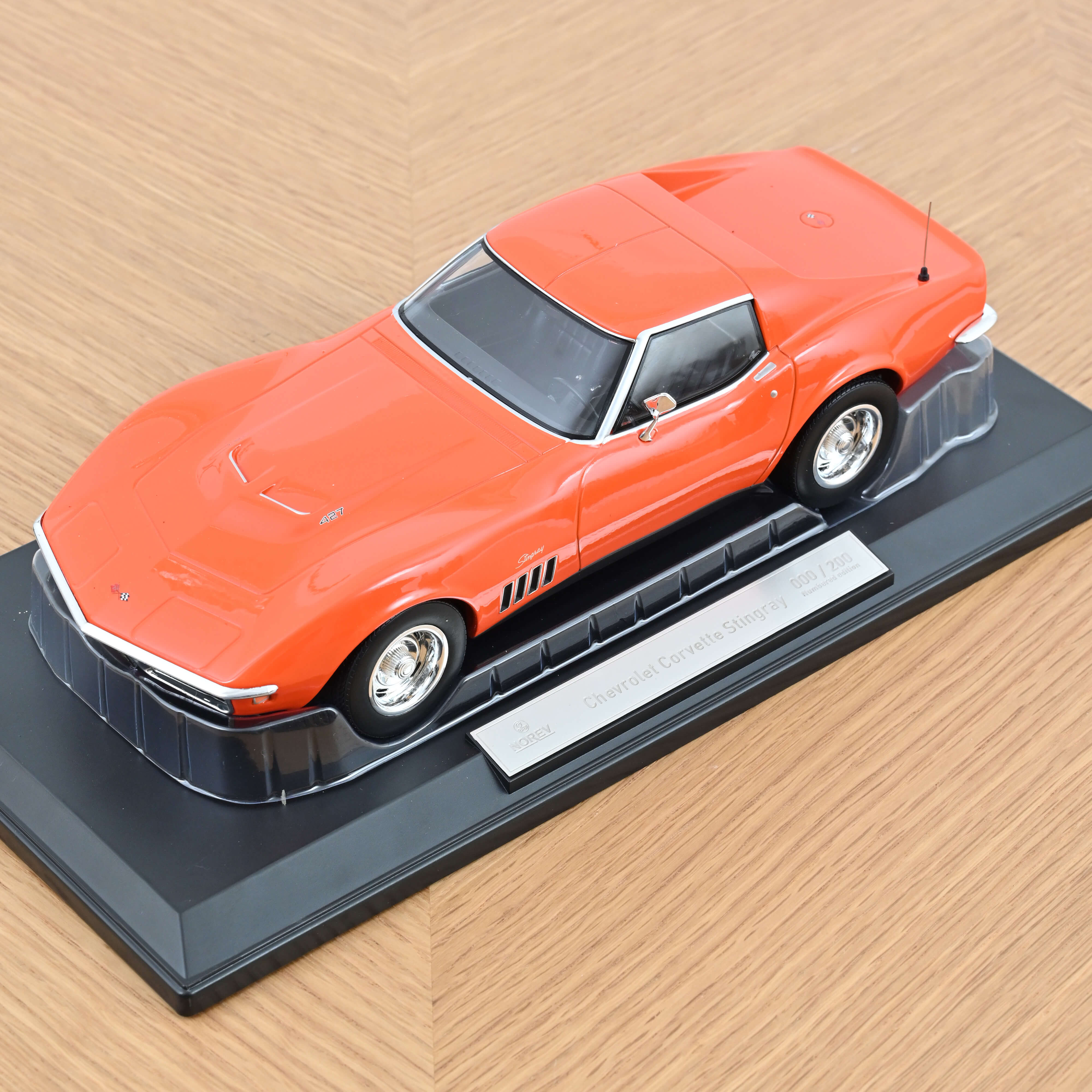 Chevrolet Corvette Coupe 1969 Orange Monaco 1/18 - 200pcs - Image 3