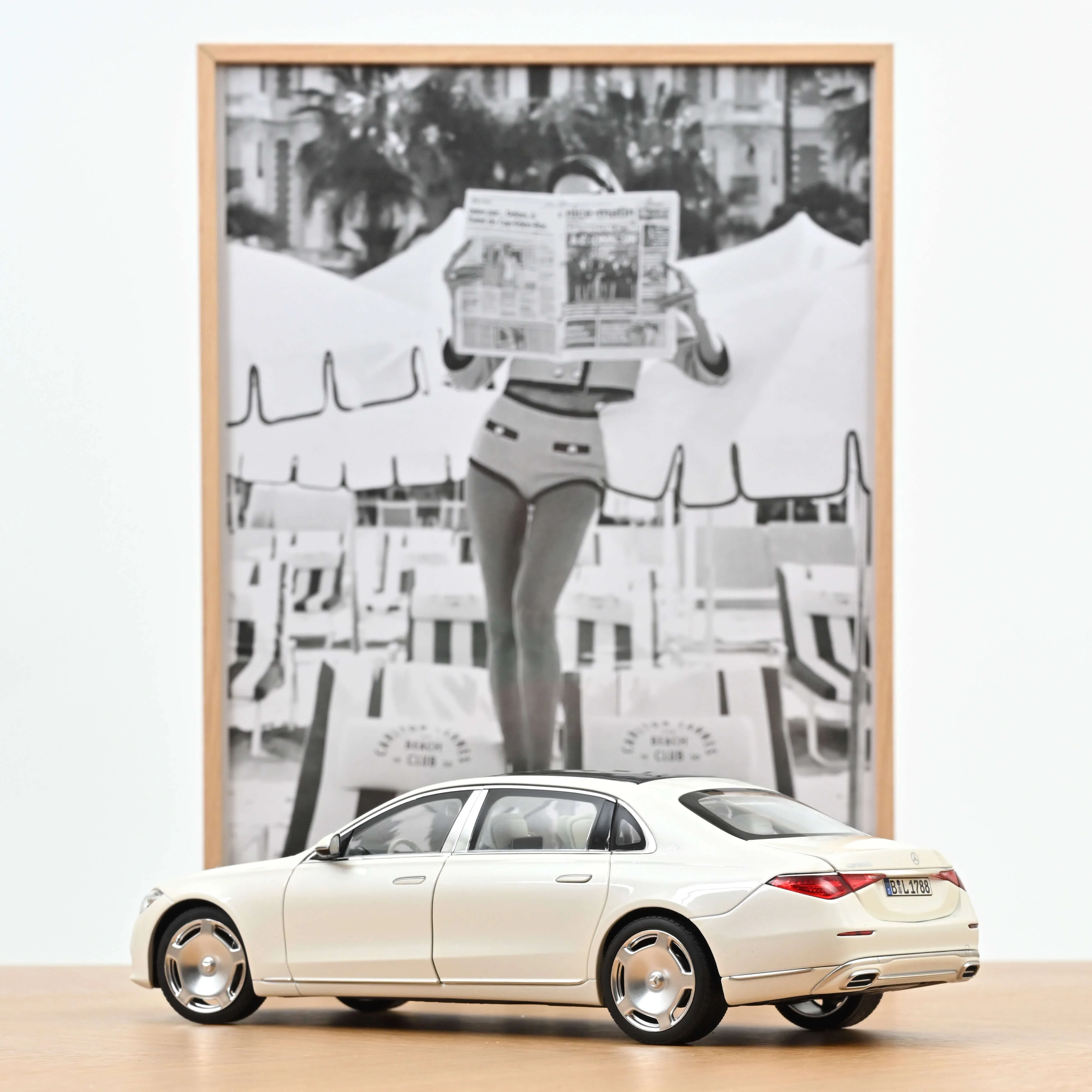 Mercedes-Maybach S 680 4MATIC 2021 Blanc Diamant met 1/18 - Image 3