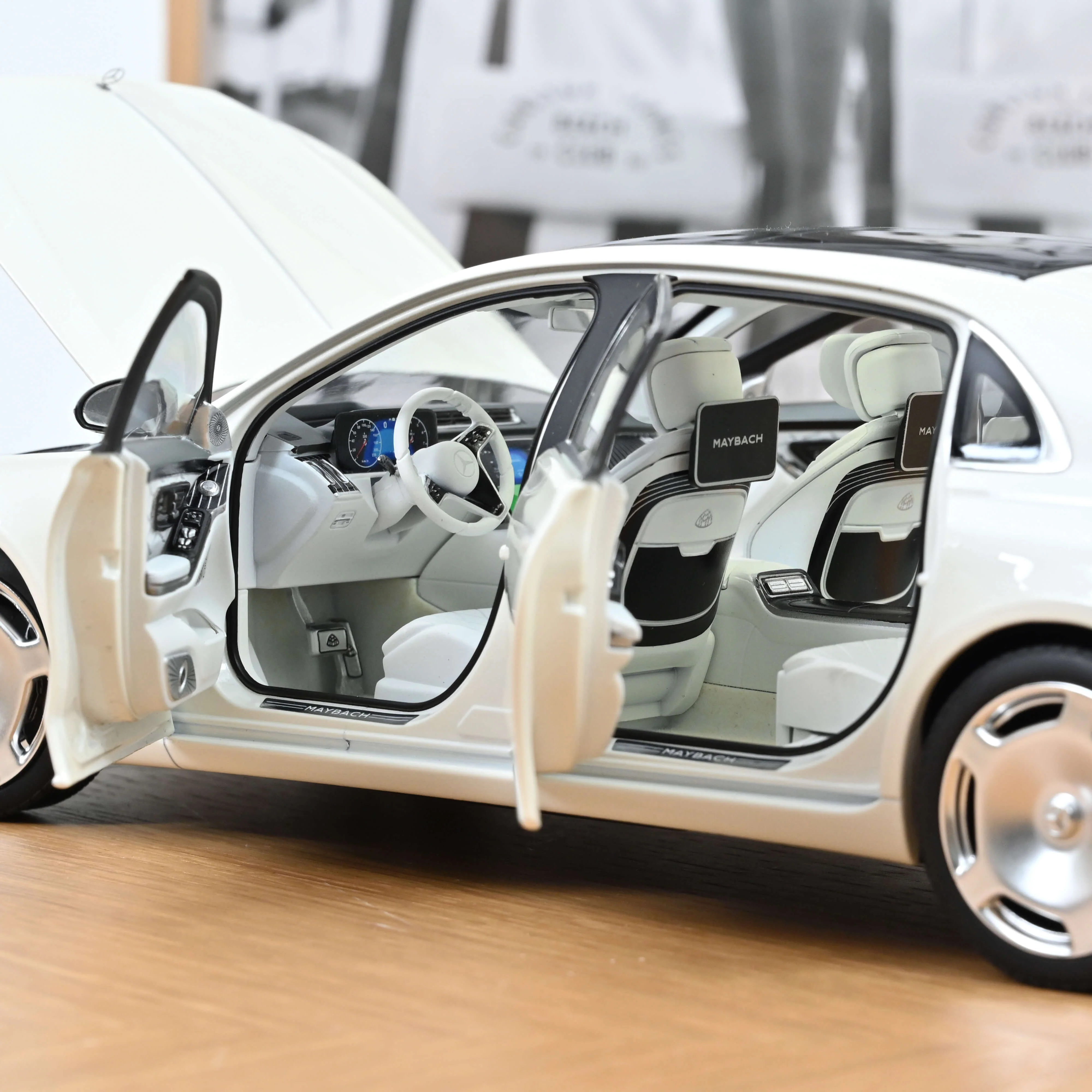 Mercedes-Maybach S 680 4MATIC 2021 Blanc Diamant met 1/18 - Image 5