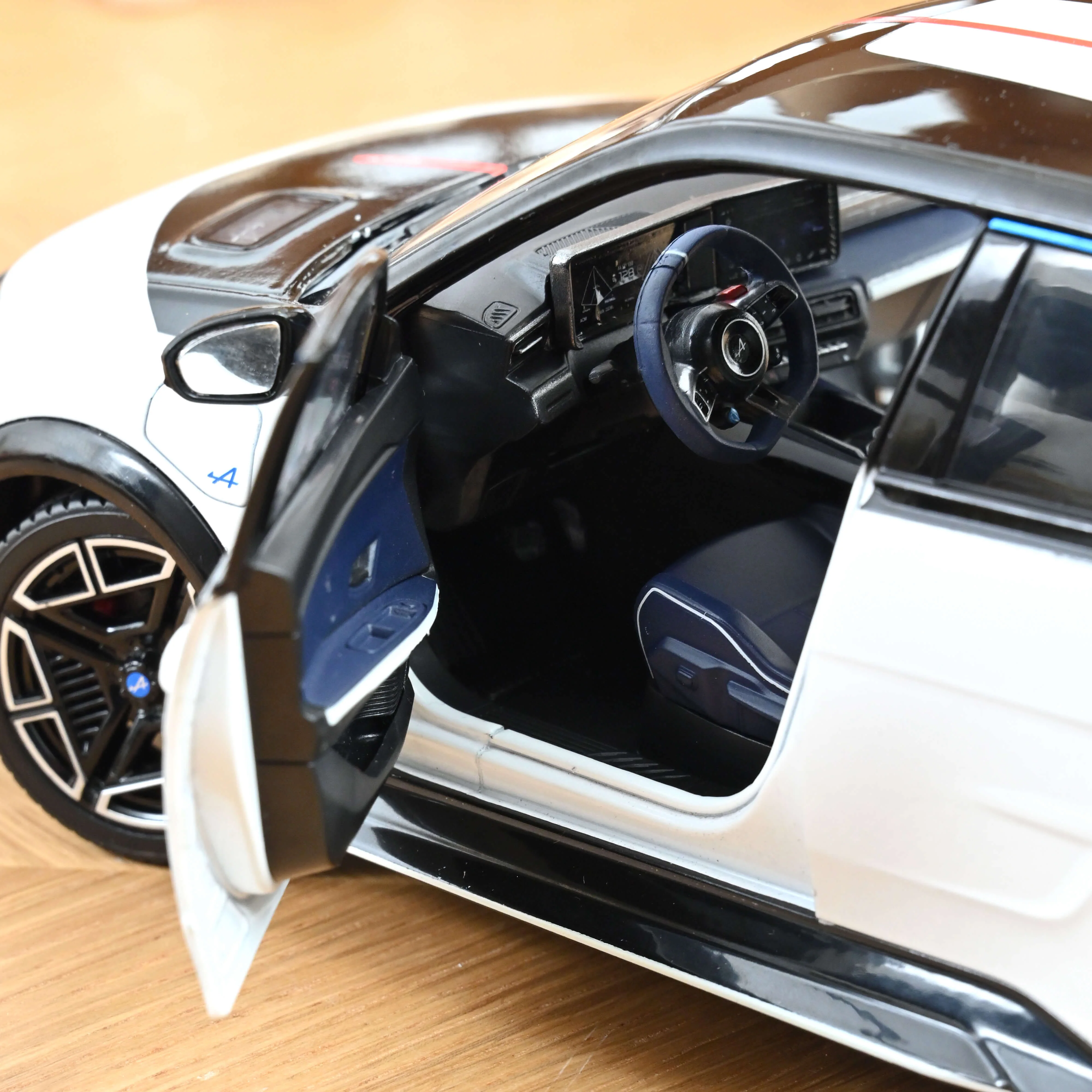Alpine A290 GTS 2025 Première Edition Beta 1/18 - Image 4