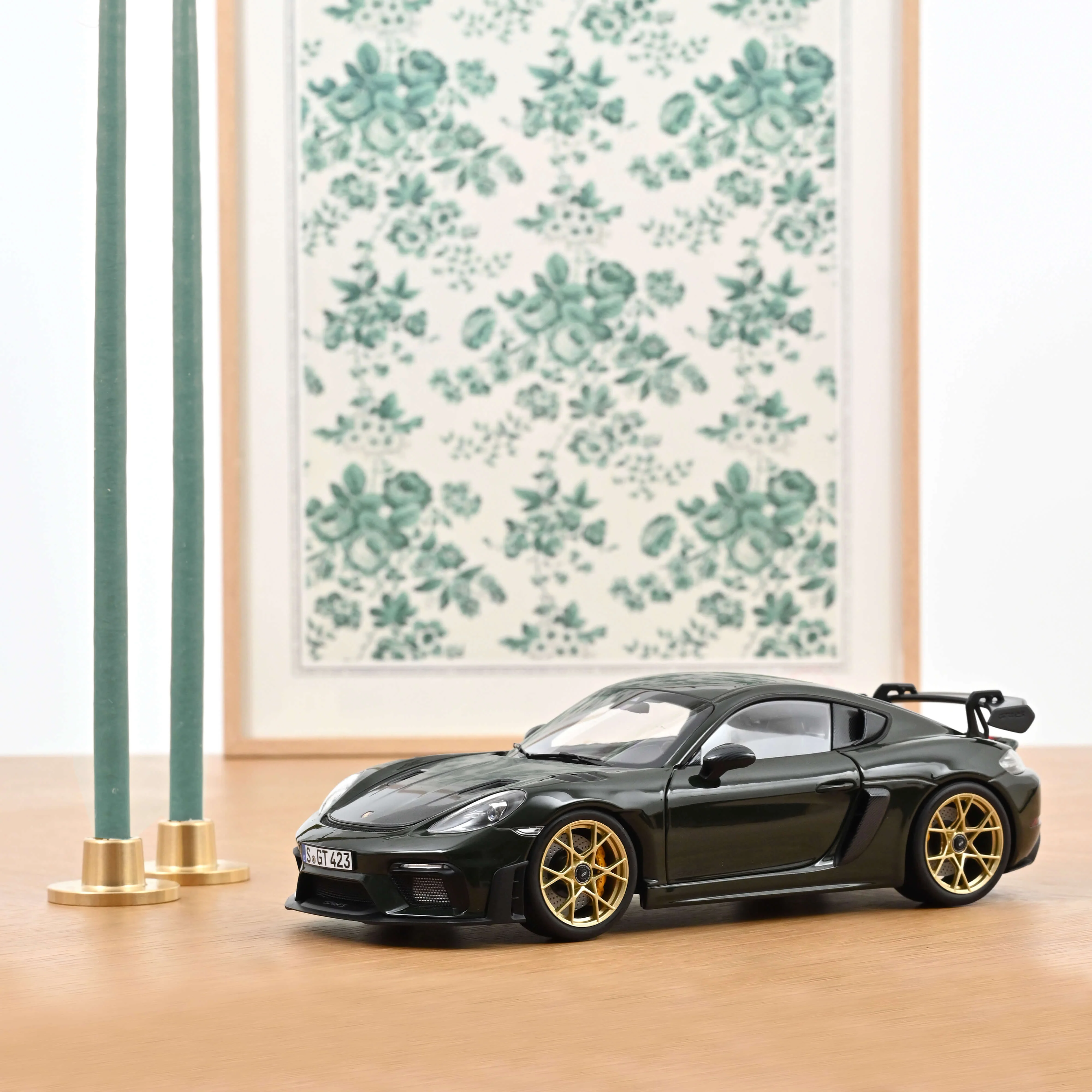 Porsche Cayman GT4 RS avec pack Weissach 2023 Vert Brewster 1/18