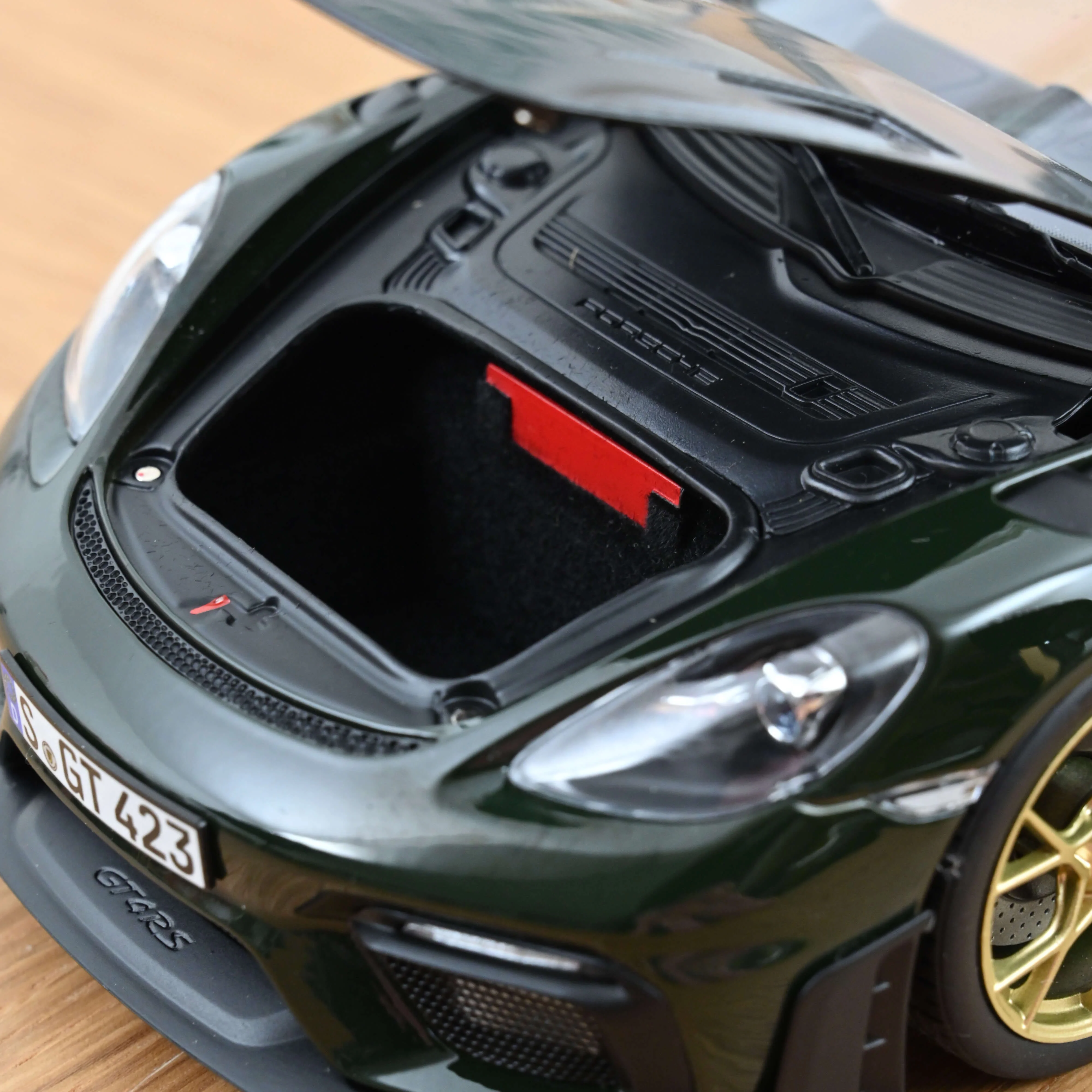 Porsche Cayman GT4 RS avec pack Weissach 2023 Vert Brewster 1/18 - Image 5