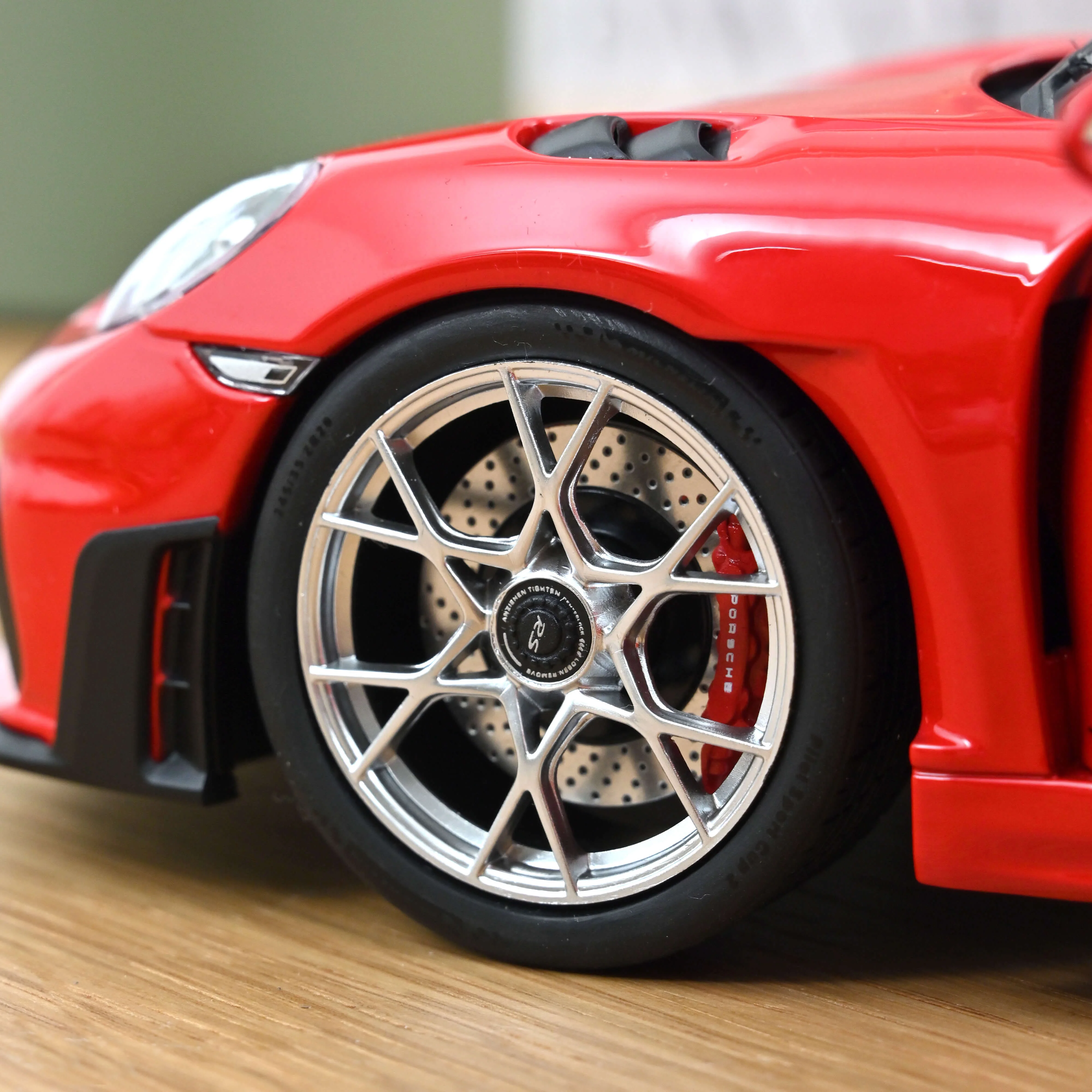 Porsche 718 Spyder RS 2023 Rouge Indien 1/18 - Image 6