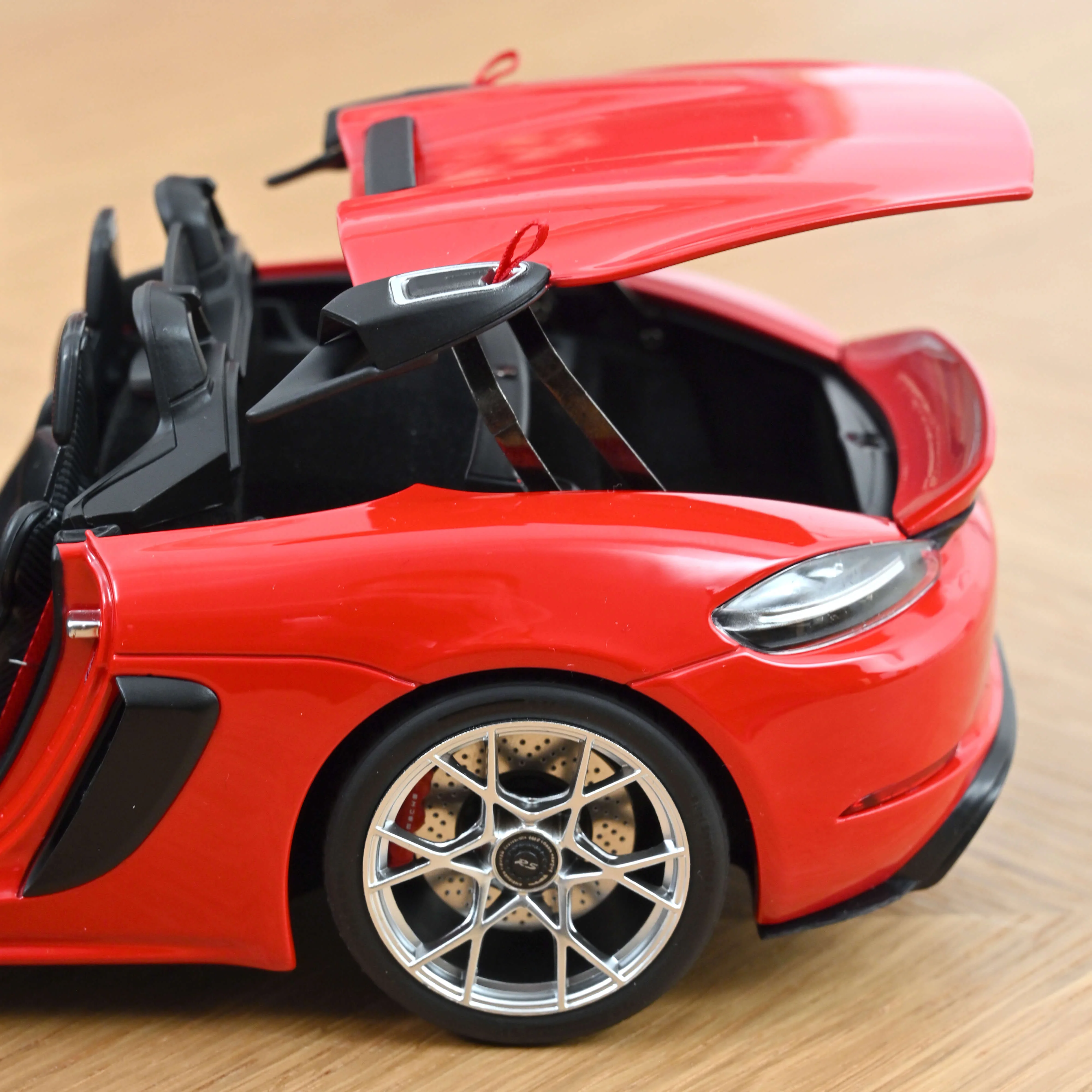 Porsche 718 Spyder RS 2023 Rouge Indien 1/18 - Image 7