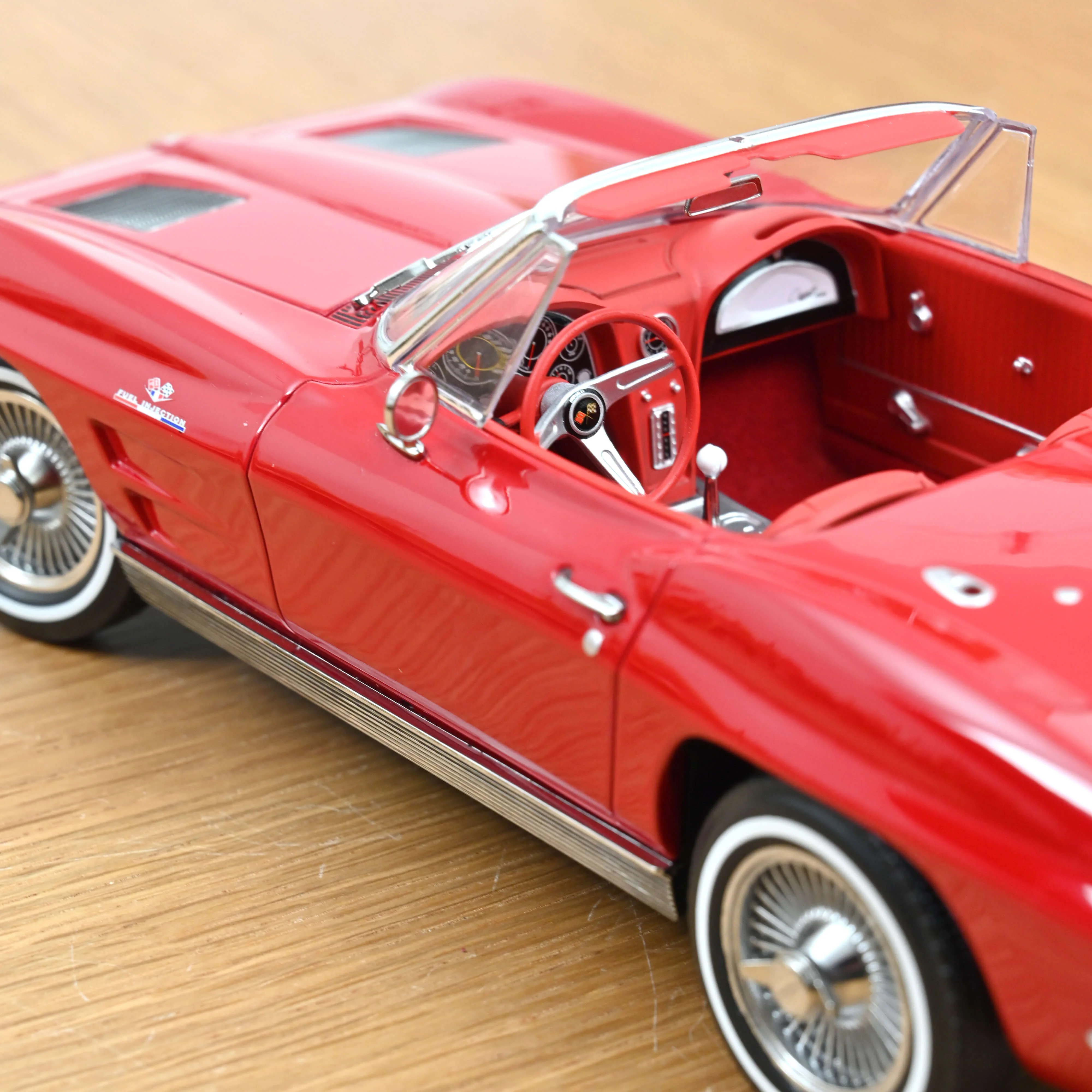 Chevrolet Corvette Sting Ray Cabriolet 1963 Rouge Riverside 1/18 - Image 5